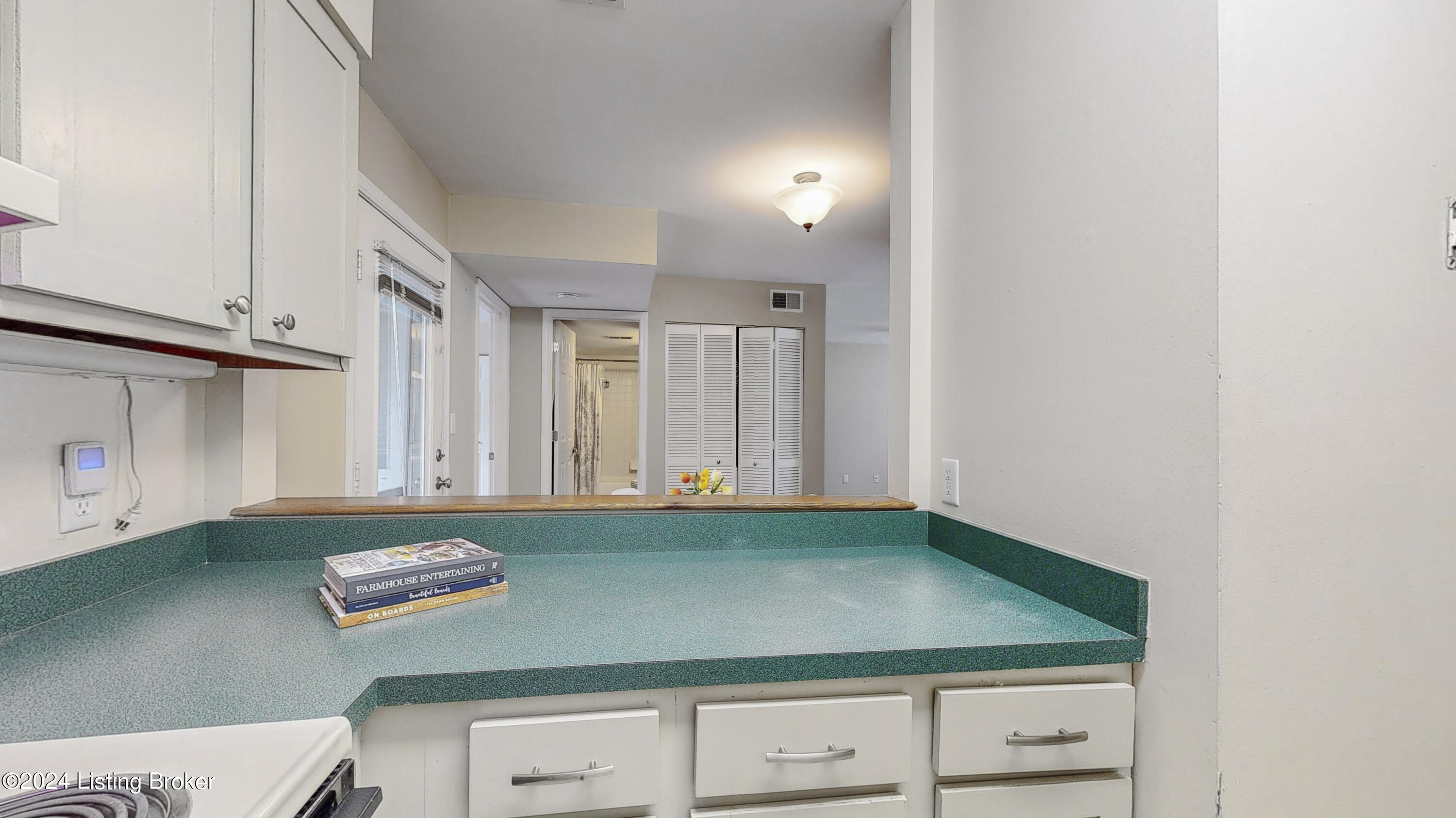 14 Lake Ave