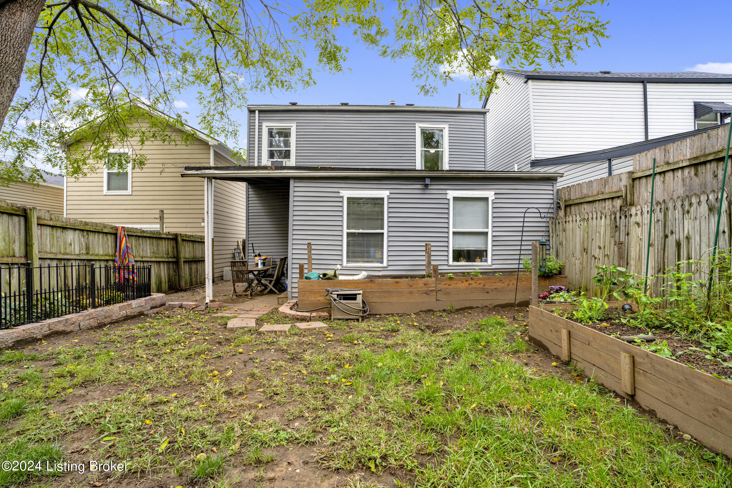 1210 Lexington Rd