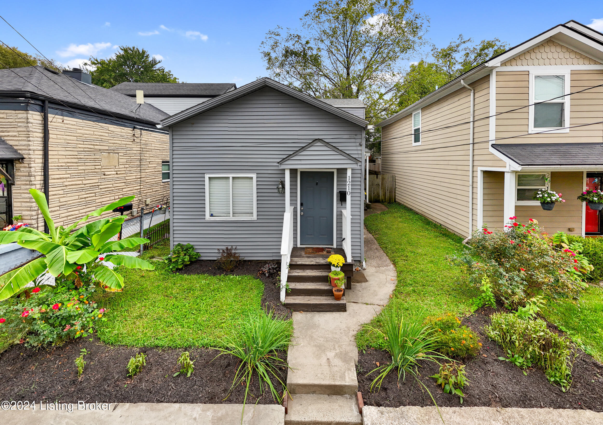 1210 Lexington Rd