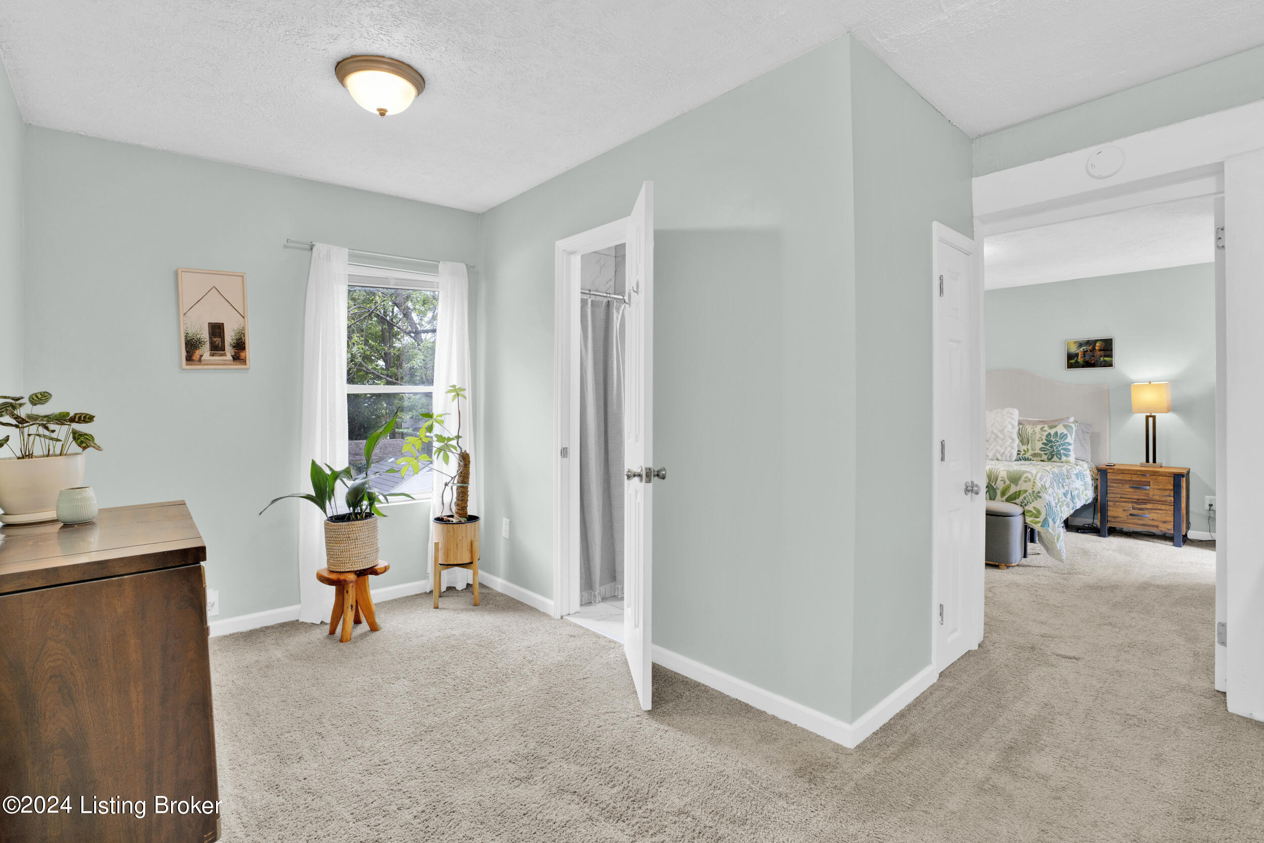 1210 Lexington Rd