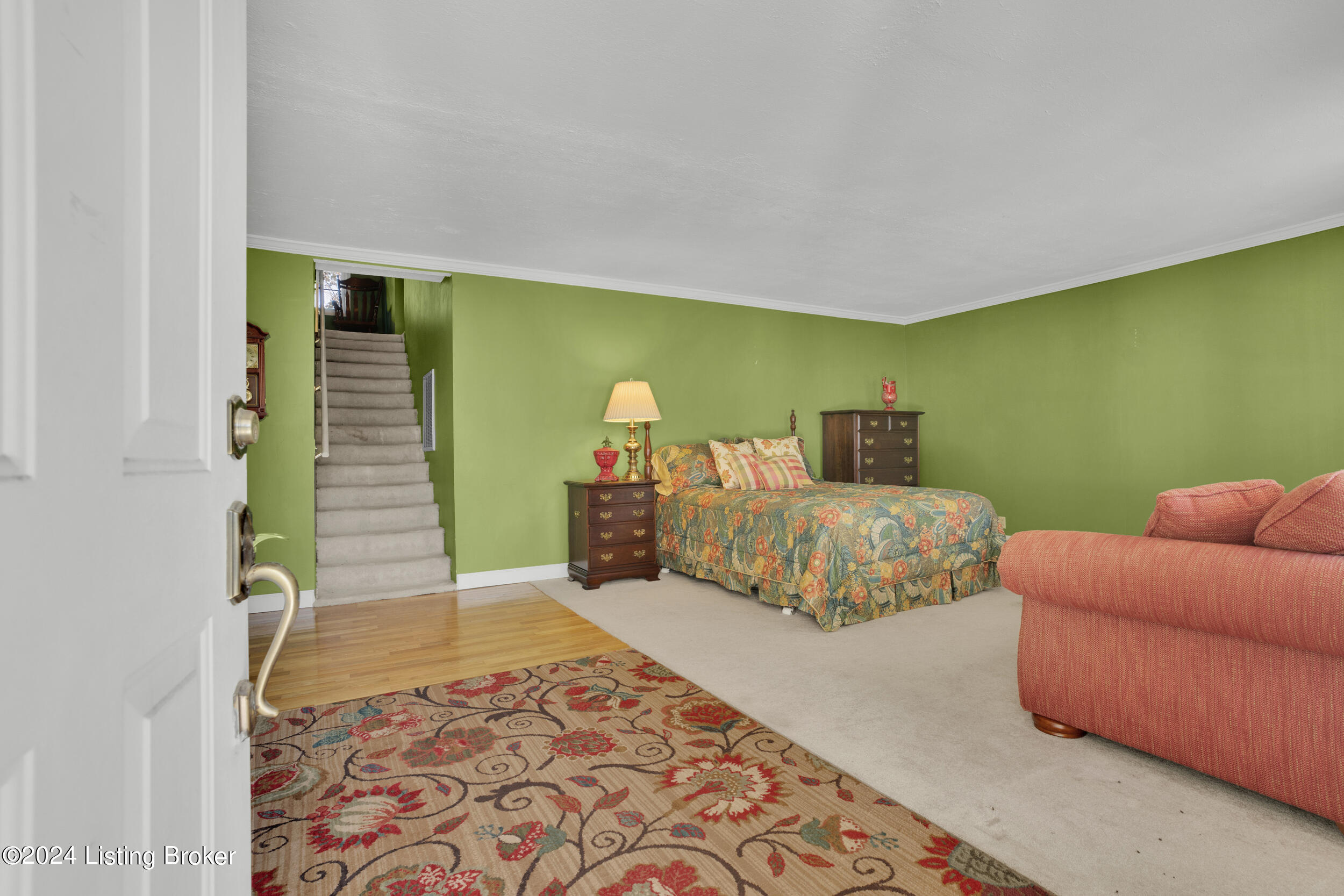 150 Thompson Ave