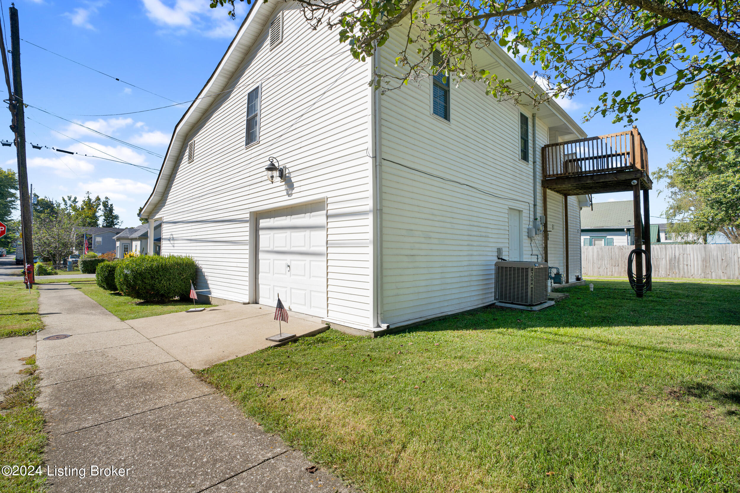 150 Thompson Ave