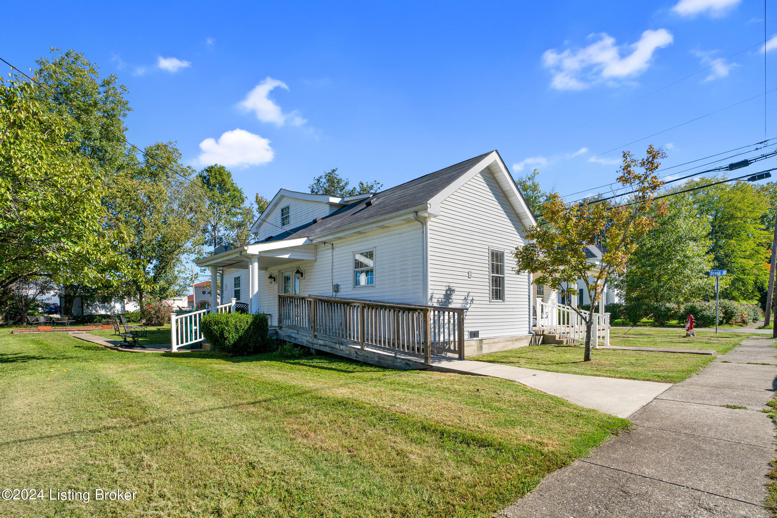150 Thompson Ave