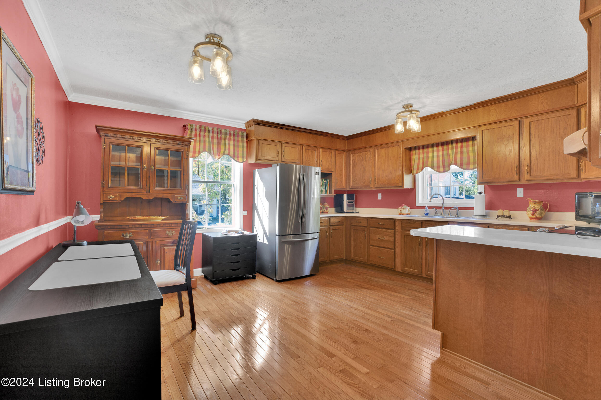 150 Thompson Ave