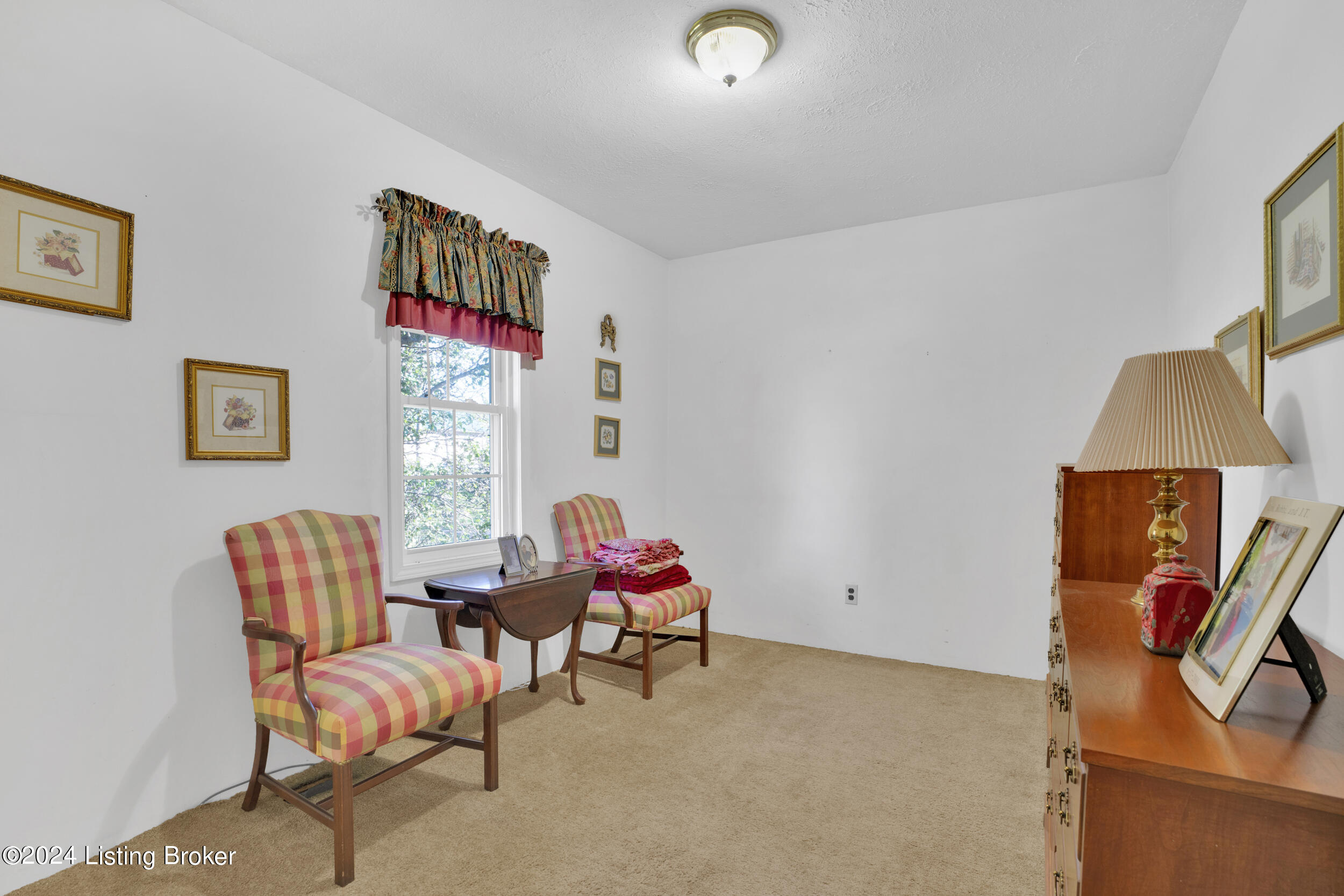 150 Thompson Ave