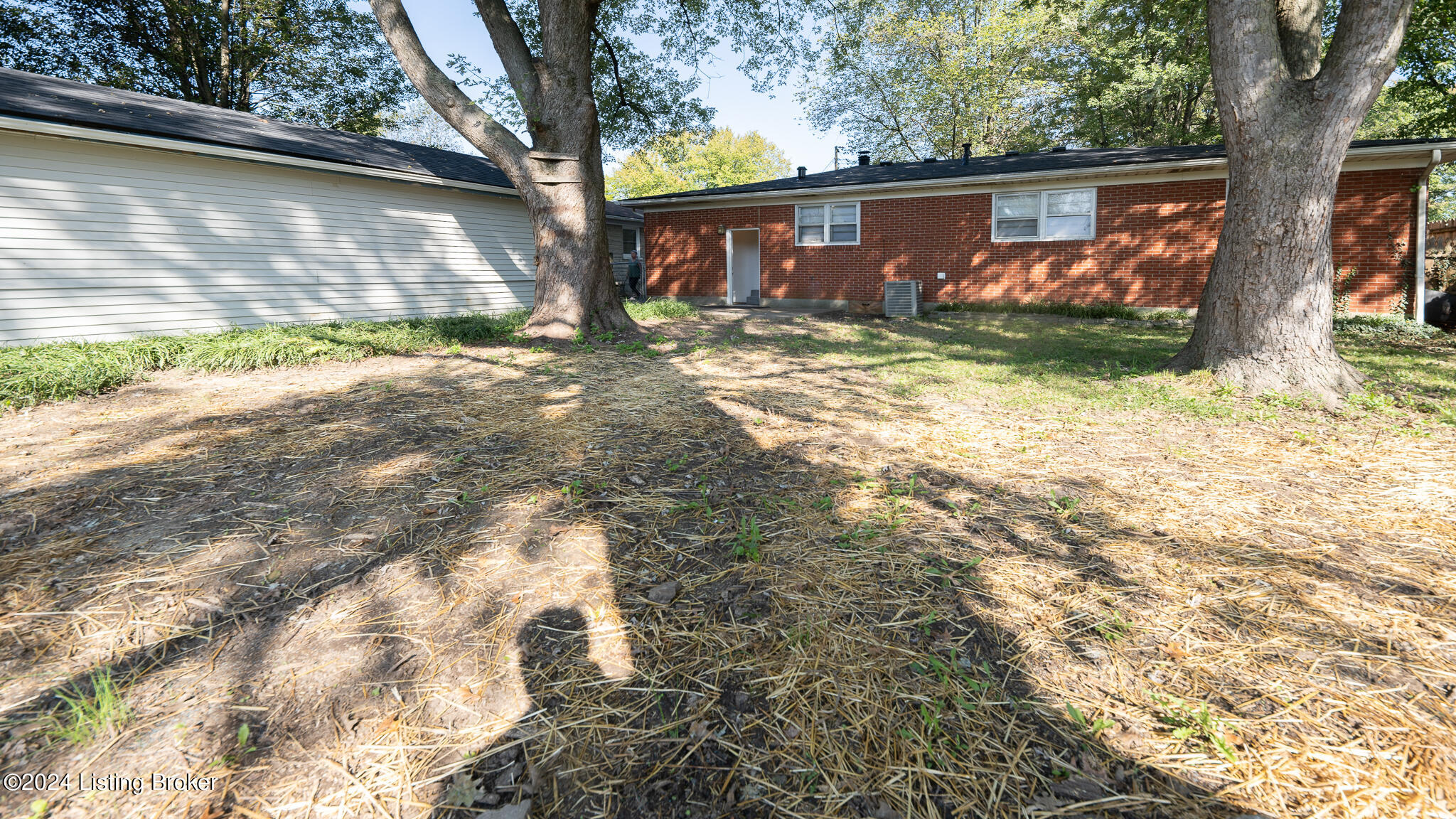 2408 Garrs Ln