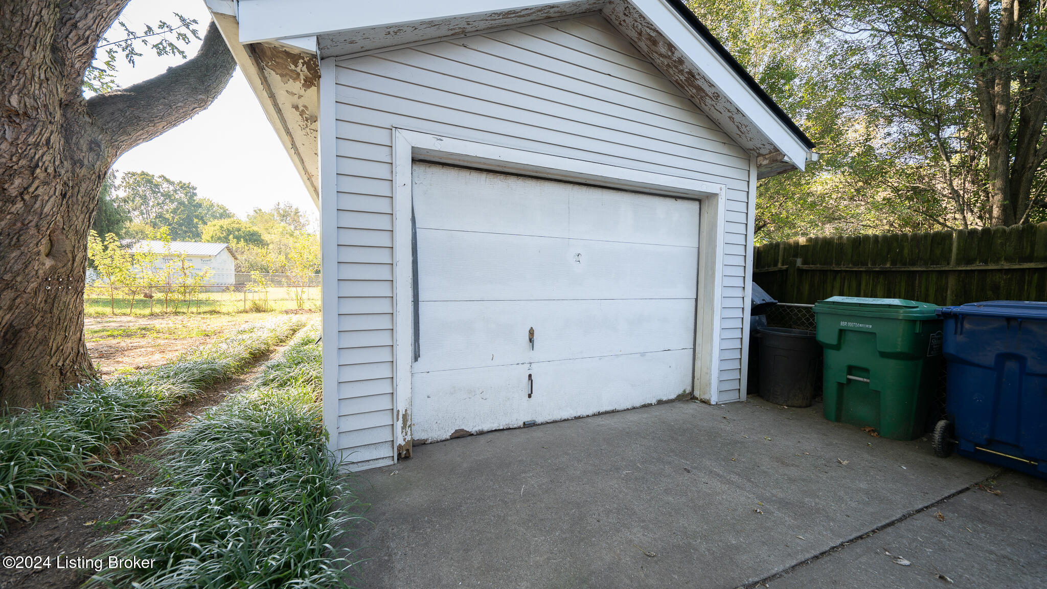 2408 Garrs Ln