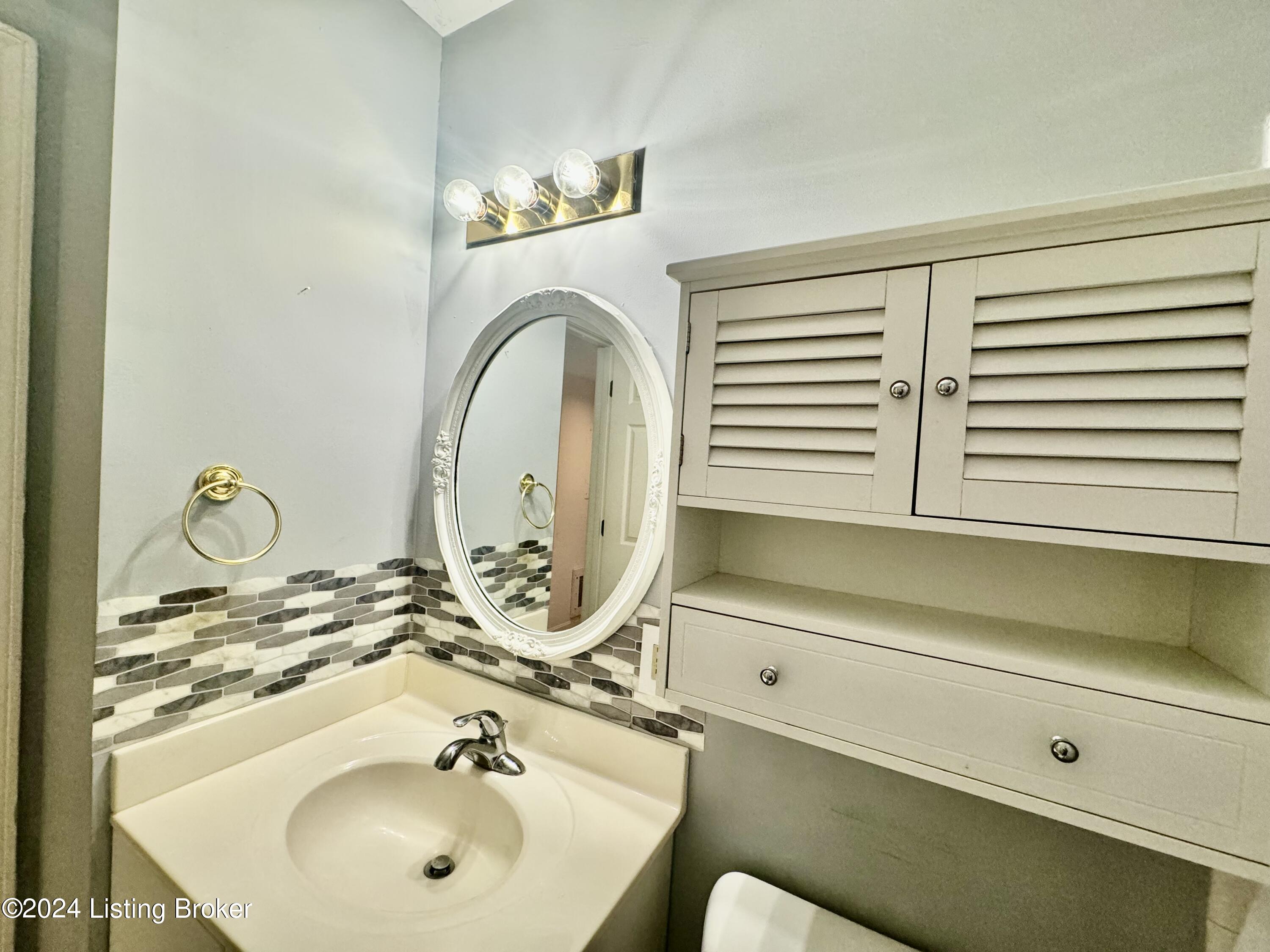3721 Bardstown Rd, 611