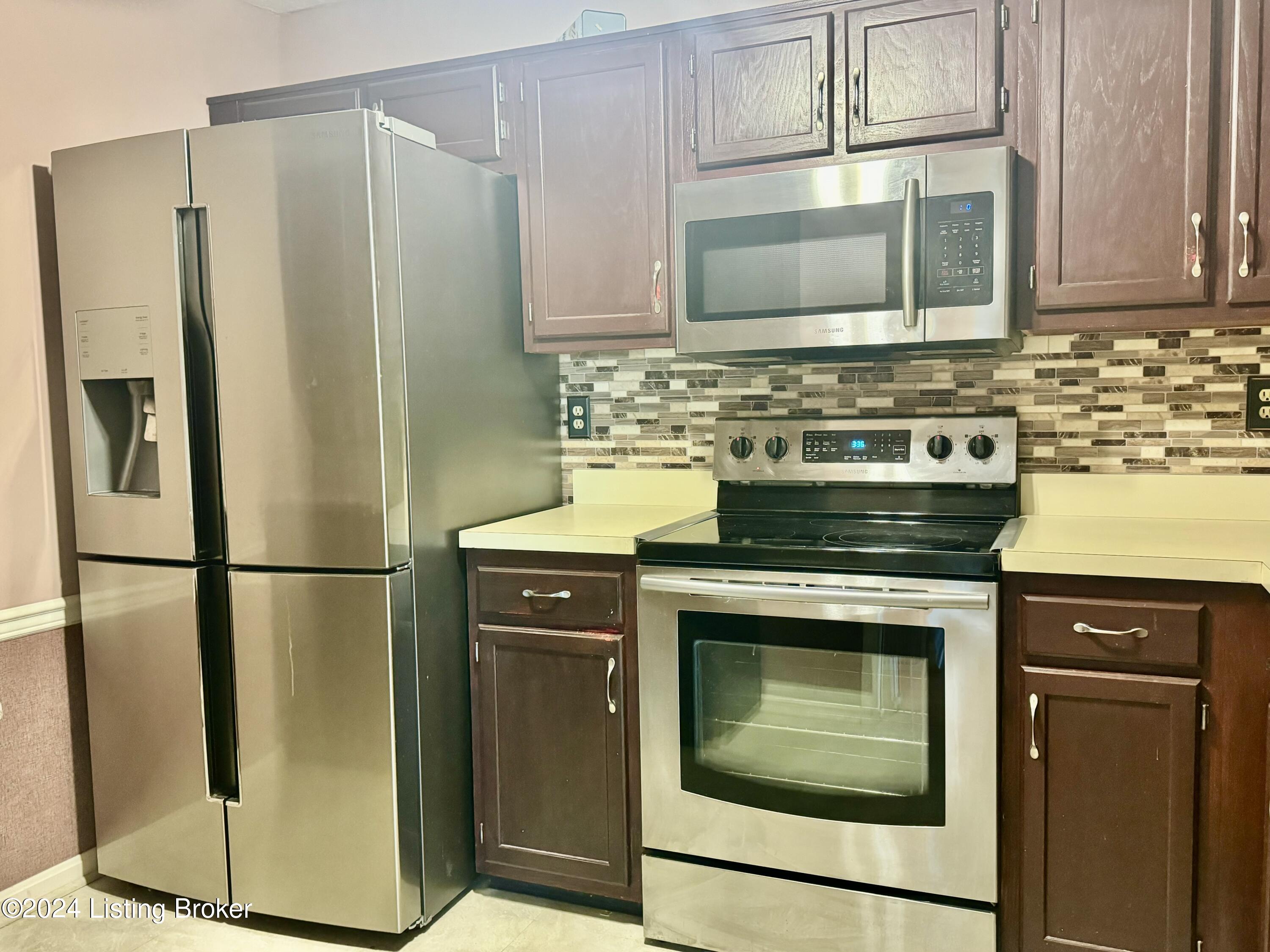 3721 Bardstown Rd, 611