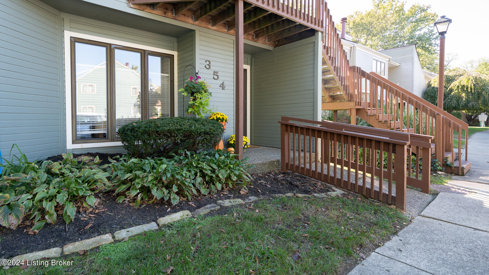 354 Crescent Spring Dr