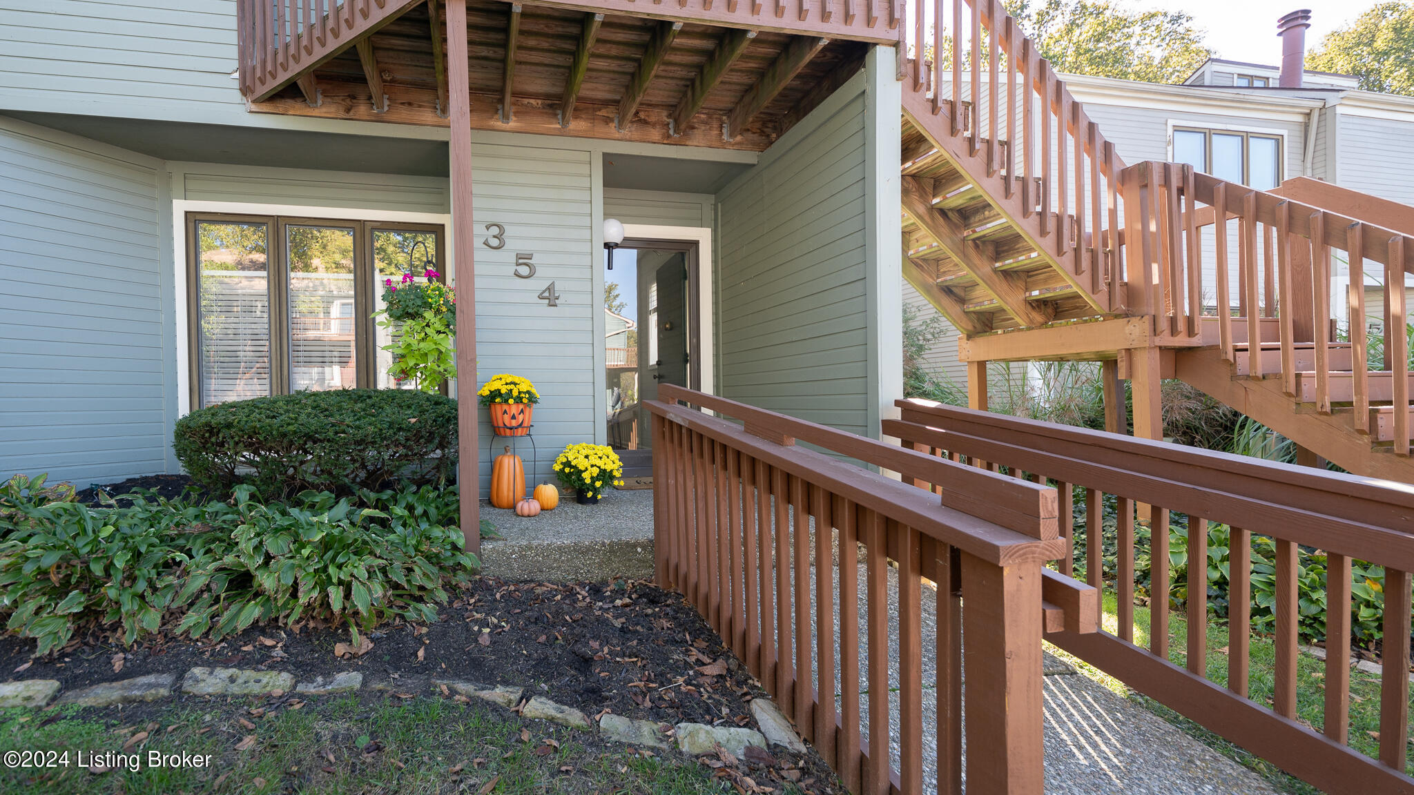 354 Crescent Spring Dr