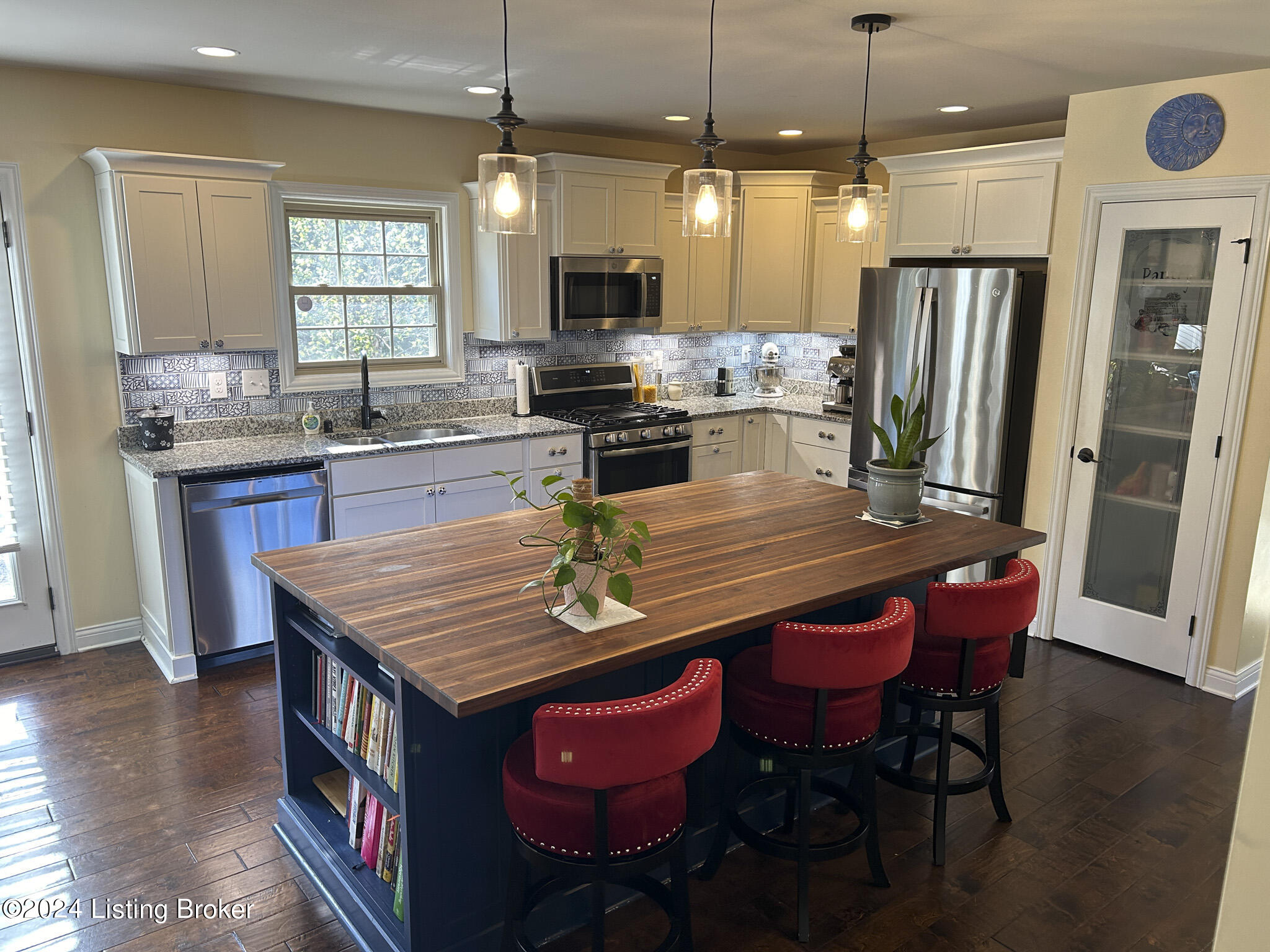 4816 Saddle Bend Way