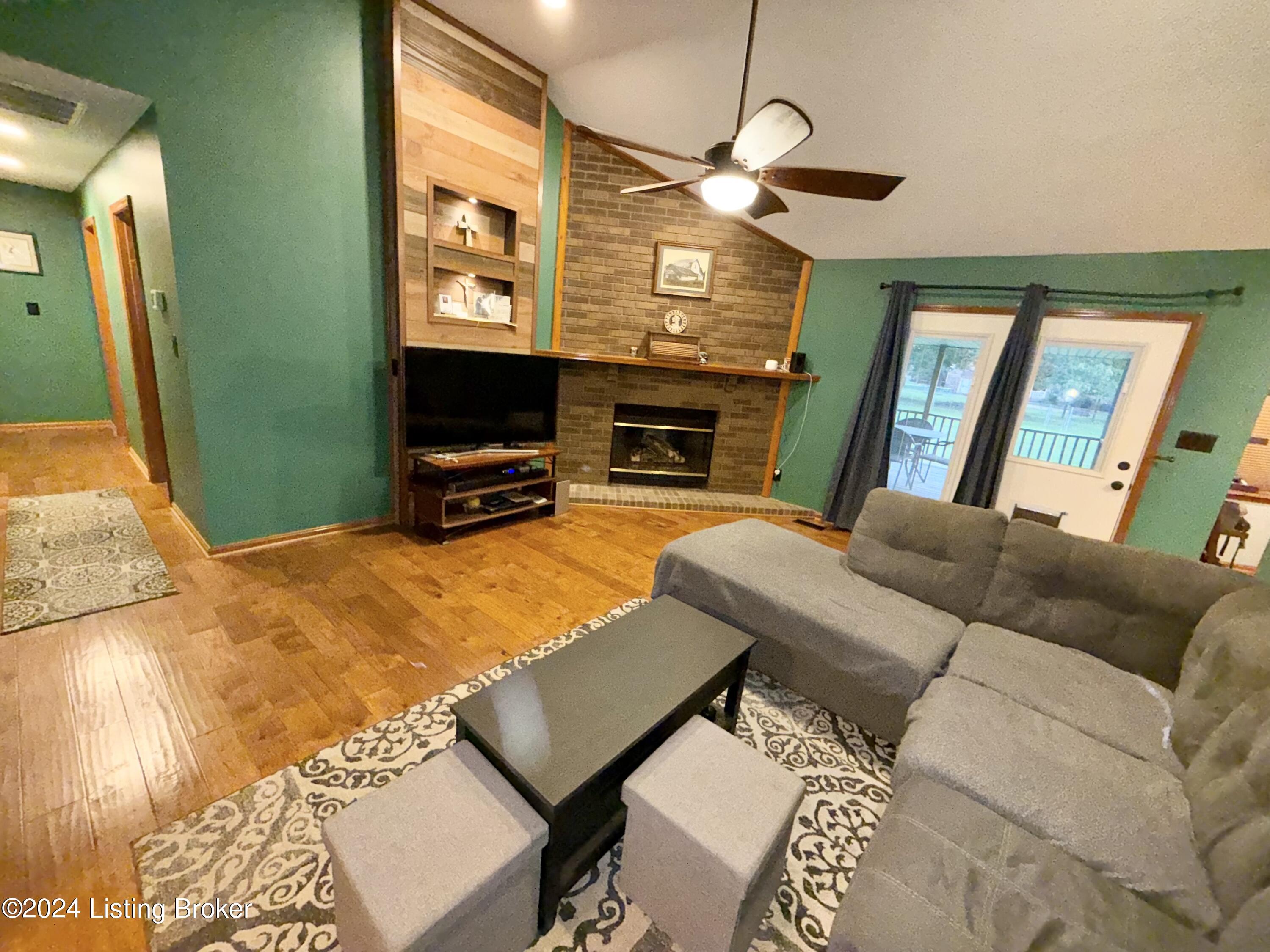 1301 Worth Ave