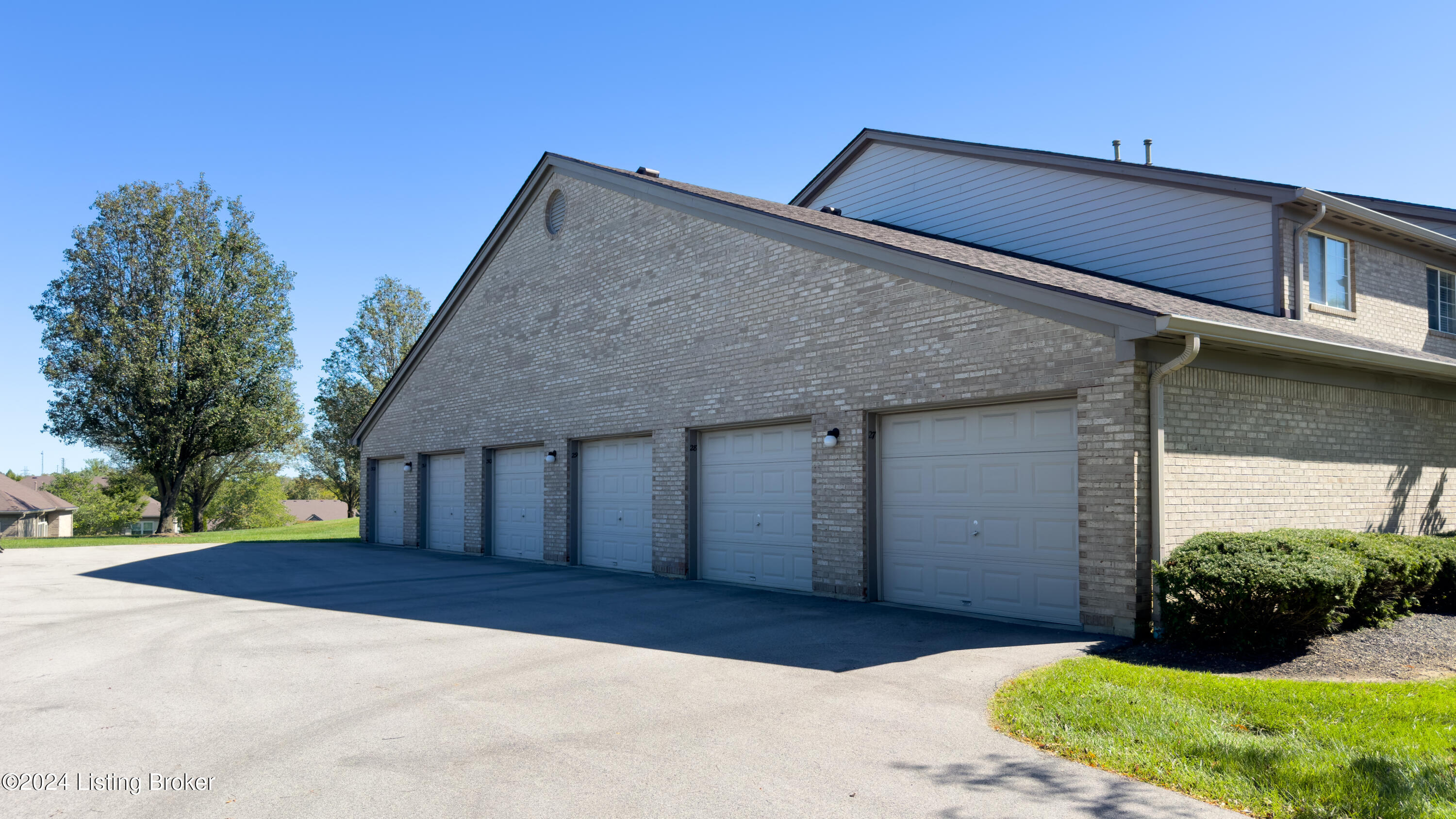 1301 Swan Pointe Blvd 102