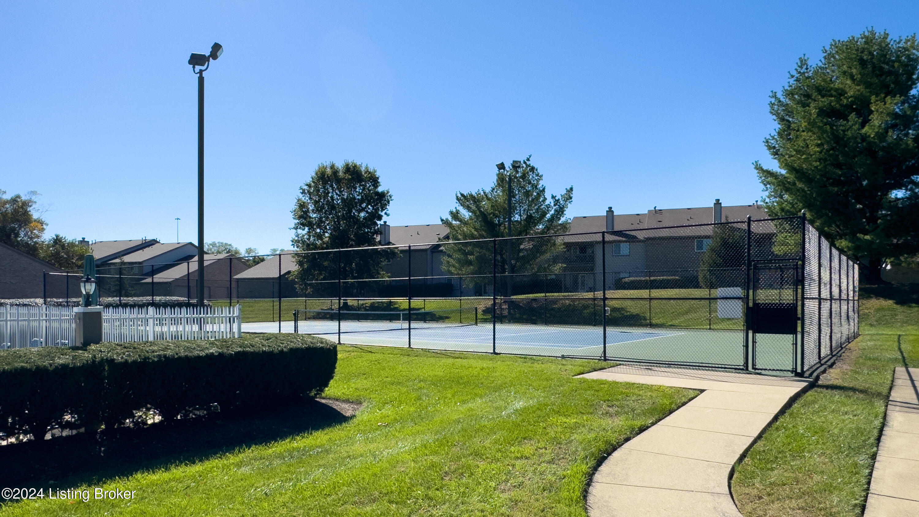 1301 Swan Pointe Blvd 102