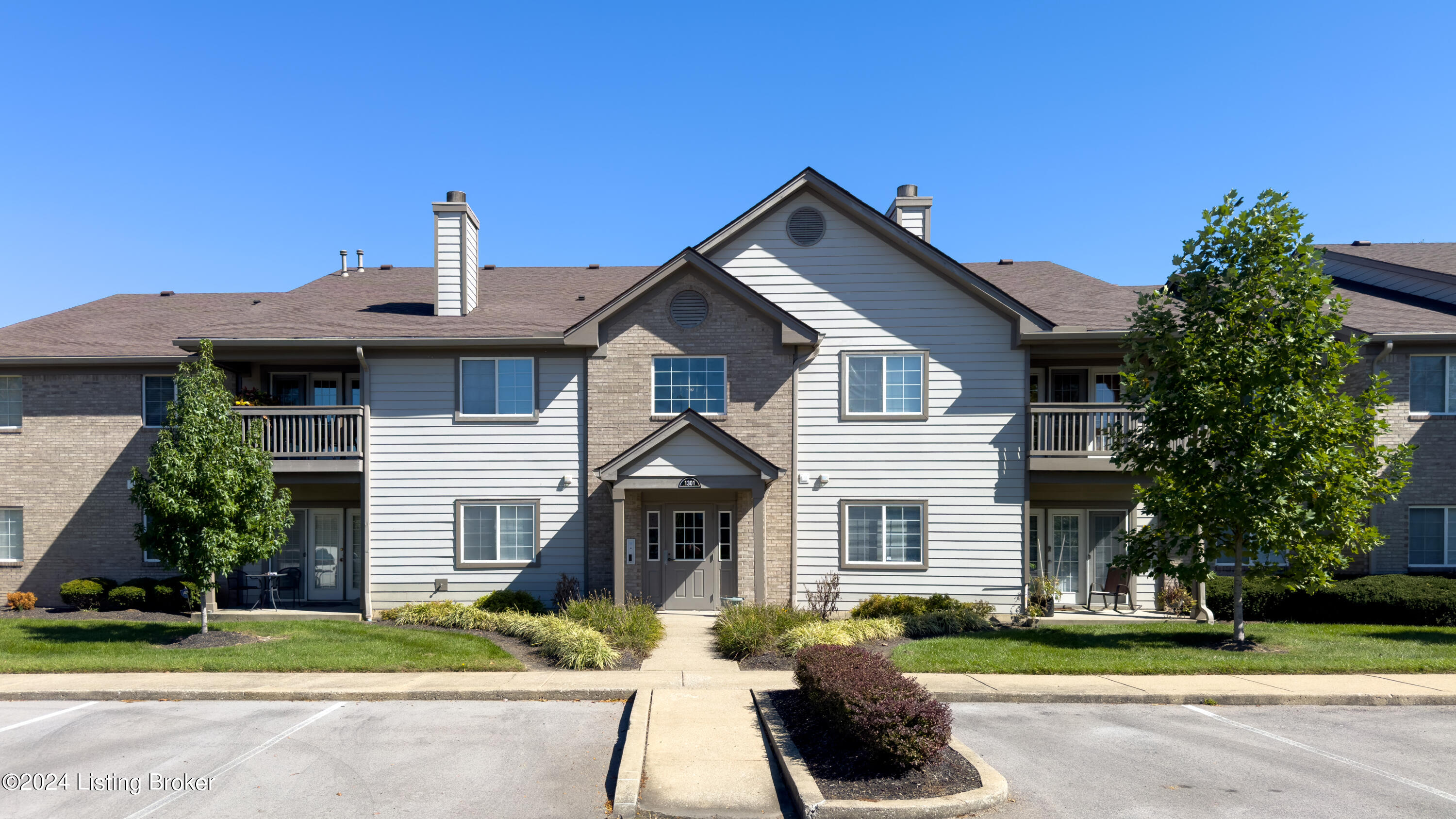 1301 Swan Pointe Blvd 102