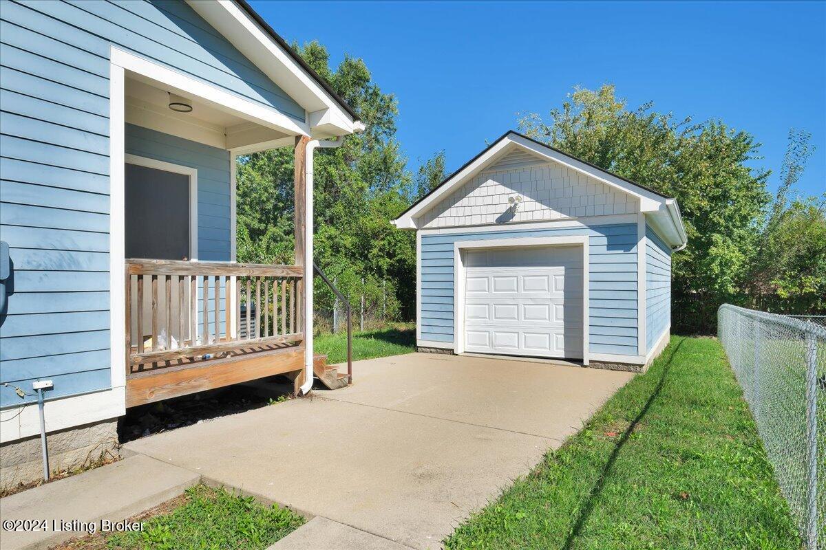 3411 Boxelder Rd