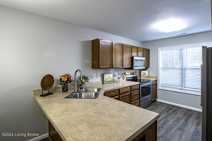 9005 Falcon Crest Ct, 120