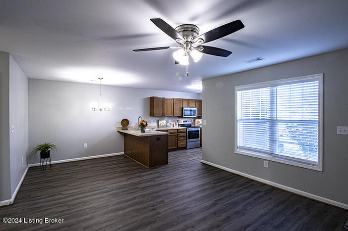 9005 Falcon Crest Ct, 120