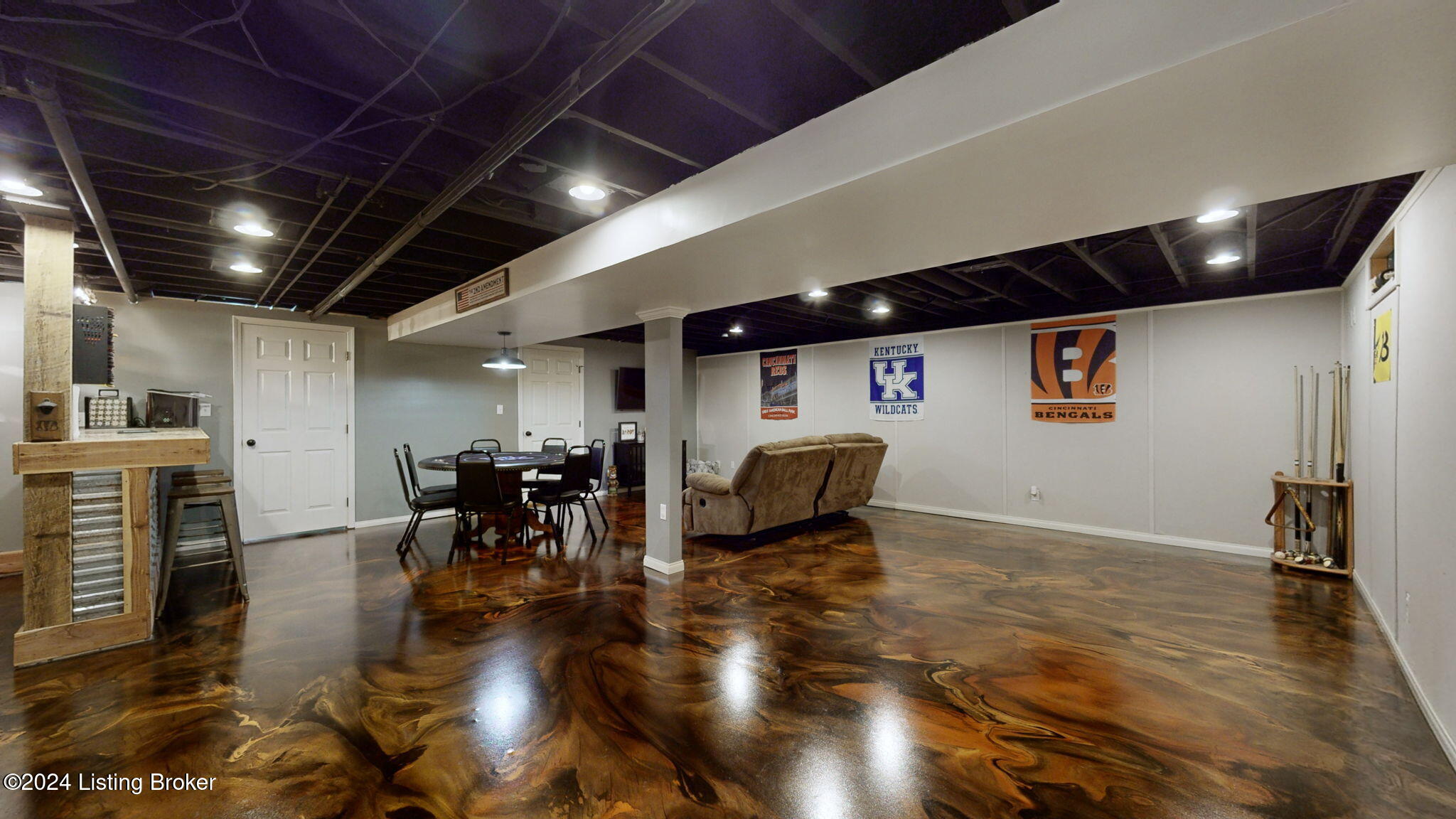 2300 Stephan Ln