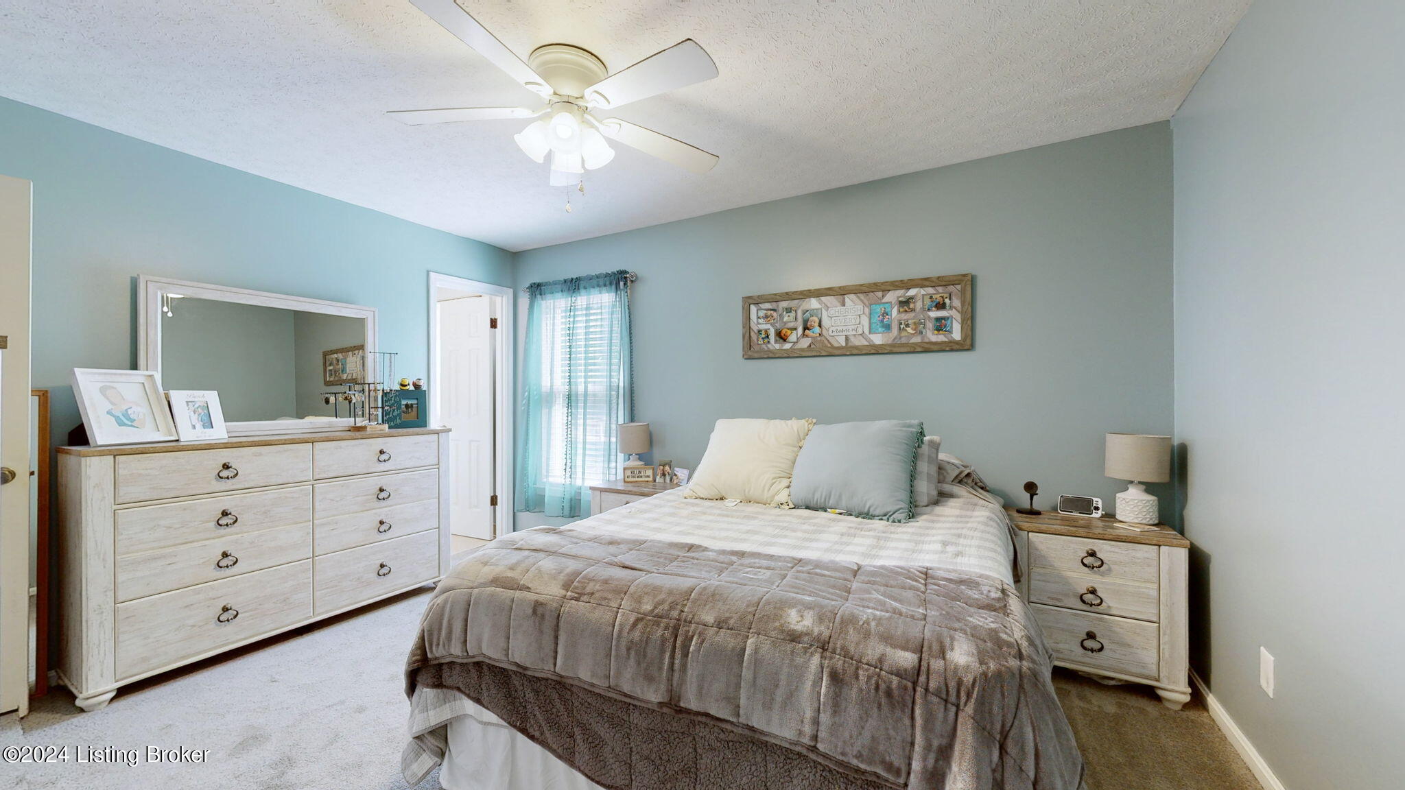 2300 Stephan Ln