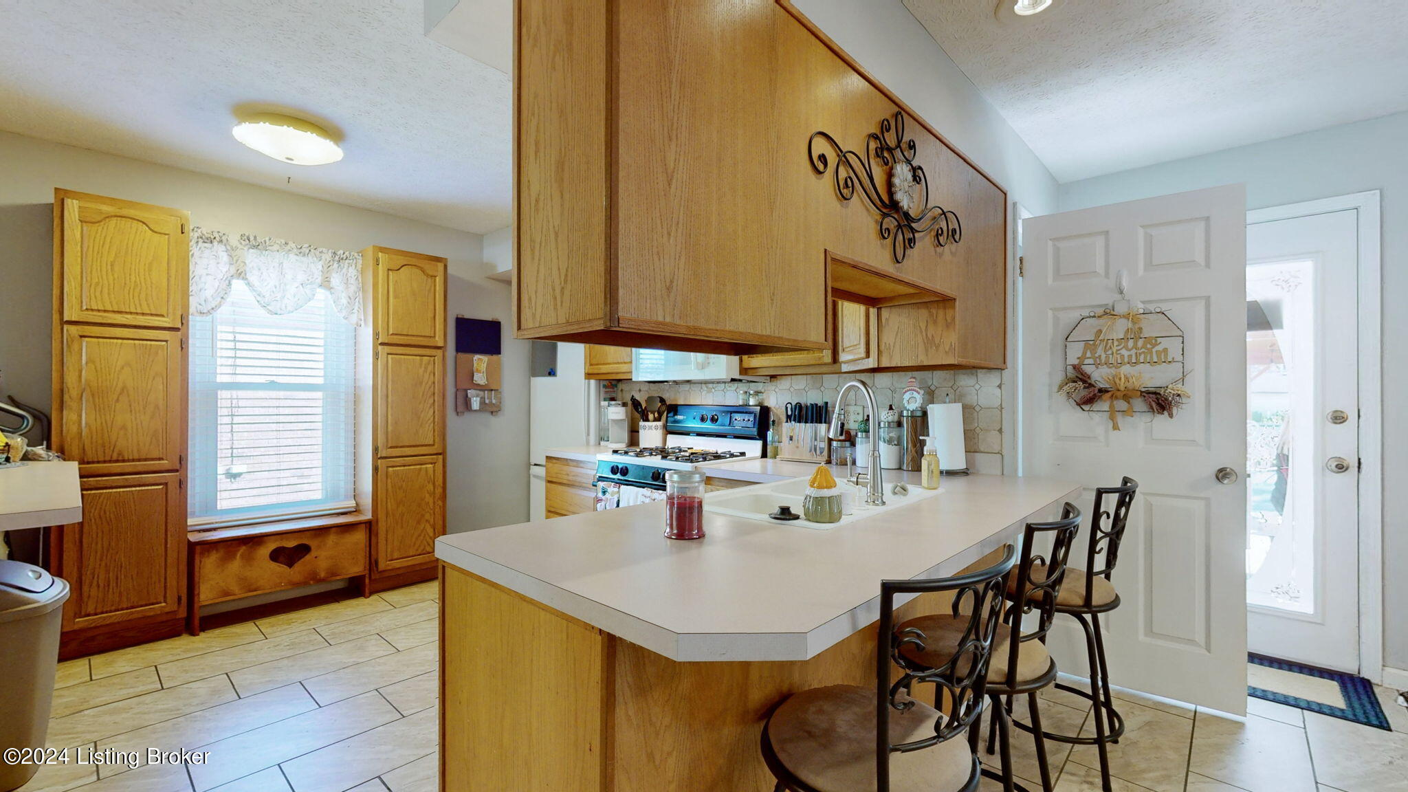 2300 Stephan Ln