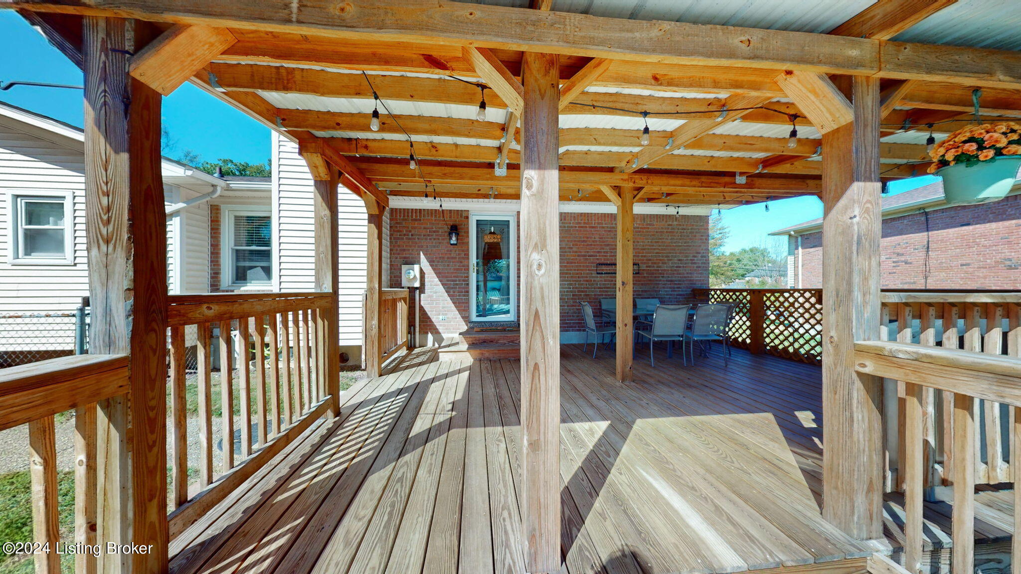 2300 Stephan Ln