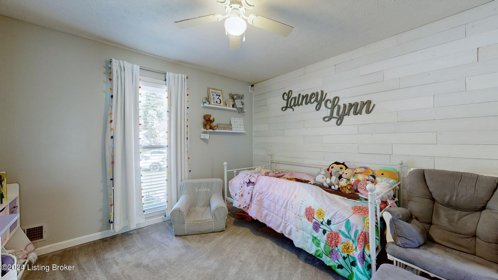 2300 Stephan Ln