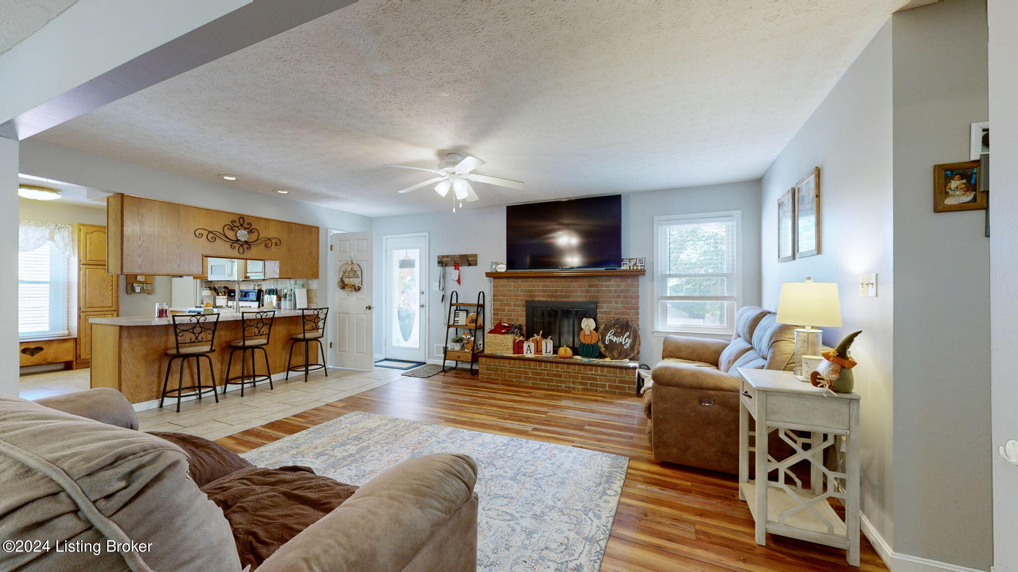 2300 Stephan Ln