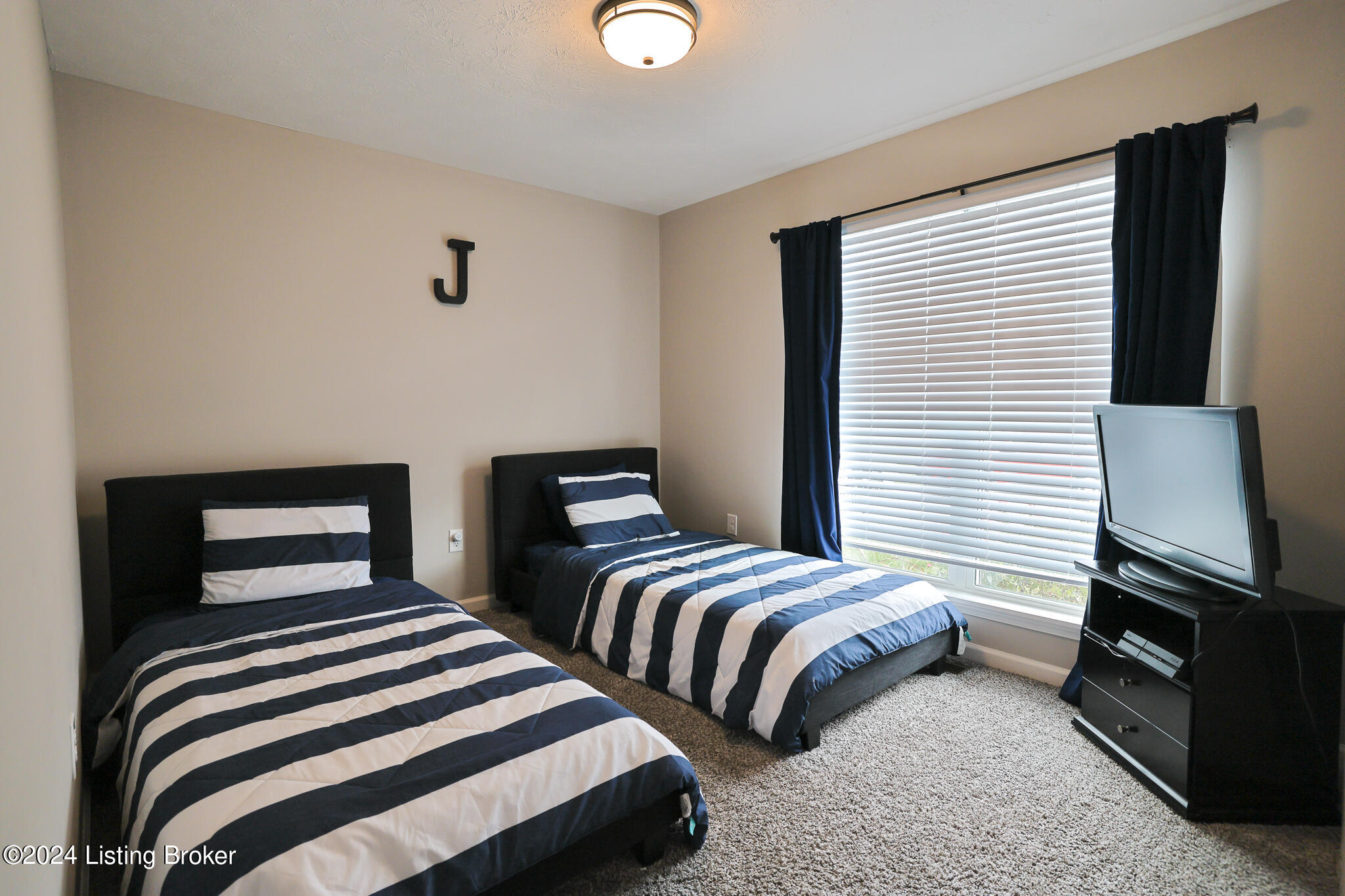 10902 Hidden Trail Ct