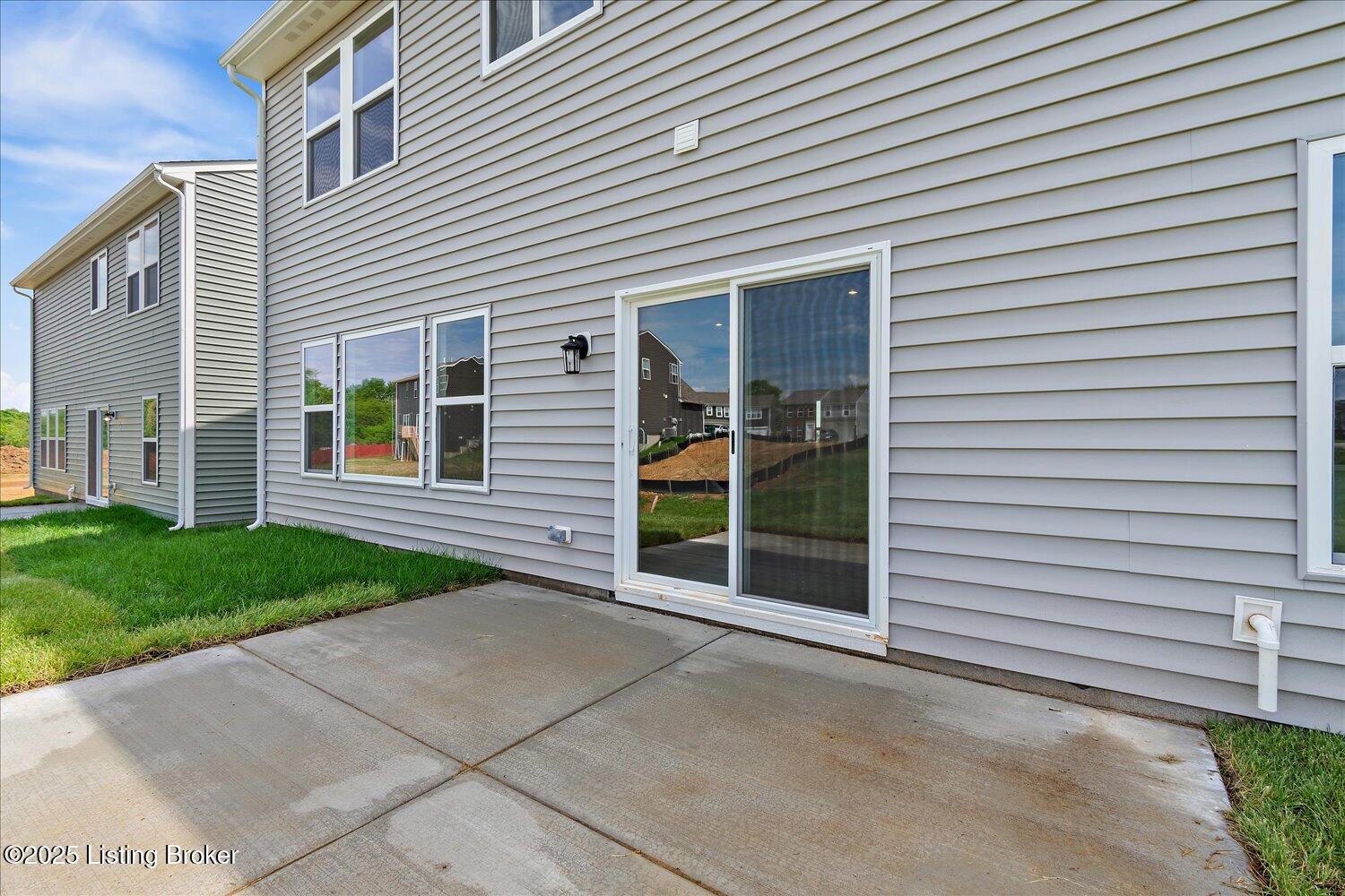 8801 Legendary Ln