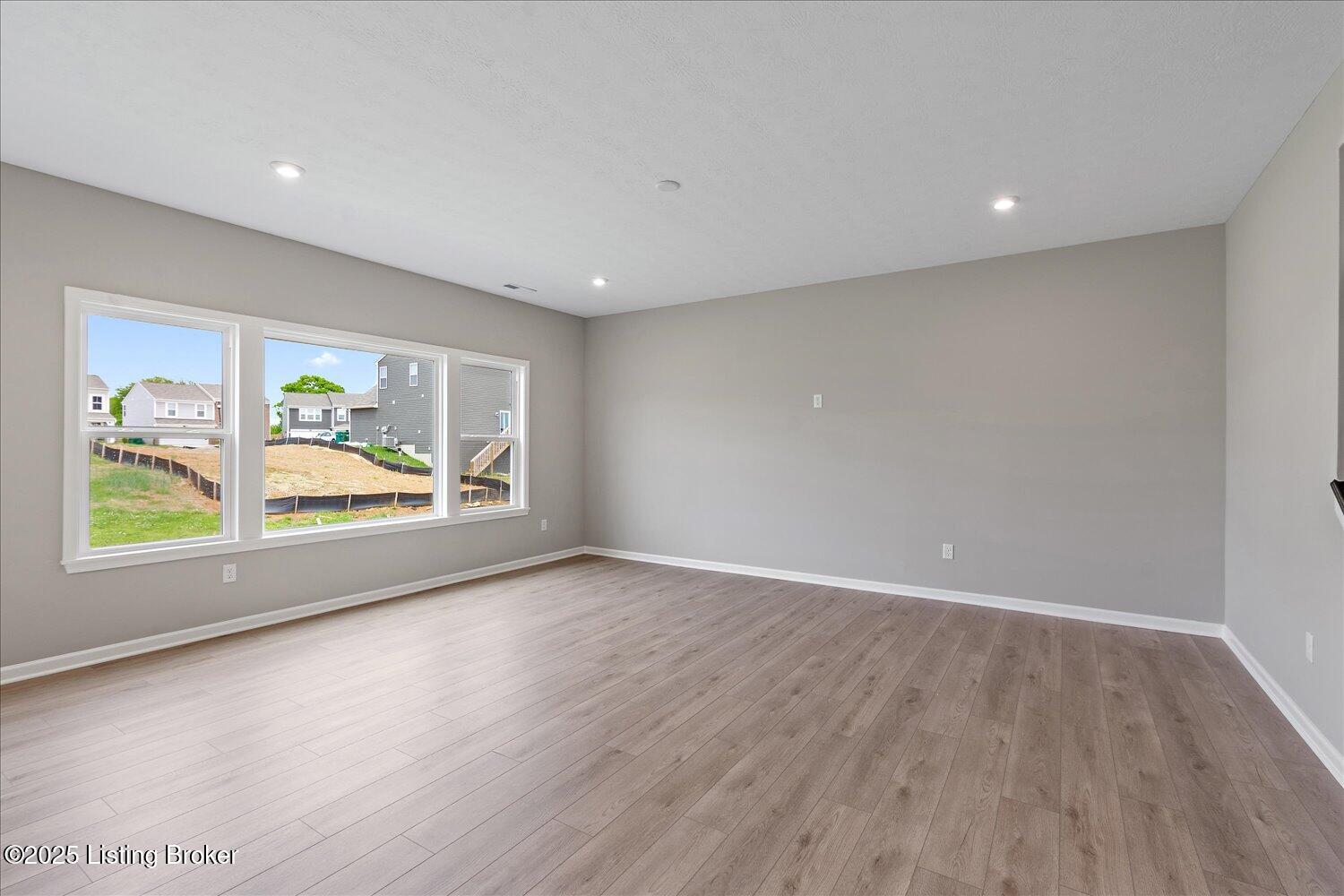 8801 Legendary Ln