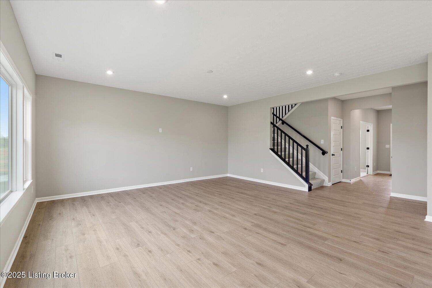 8801 Legendary Ln