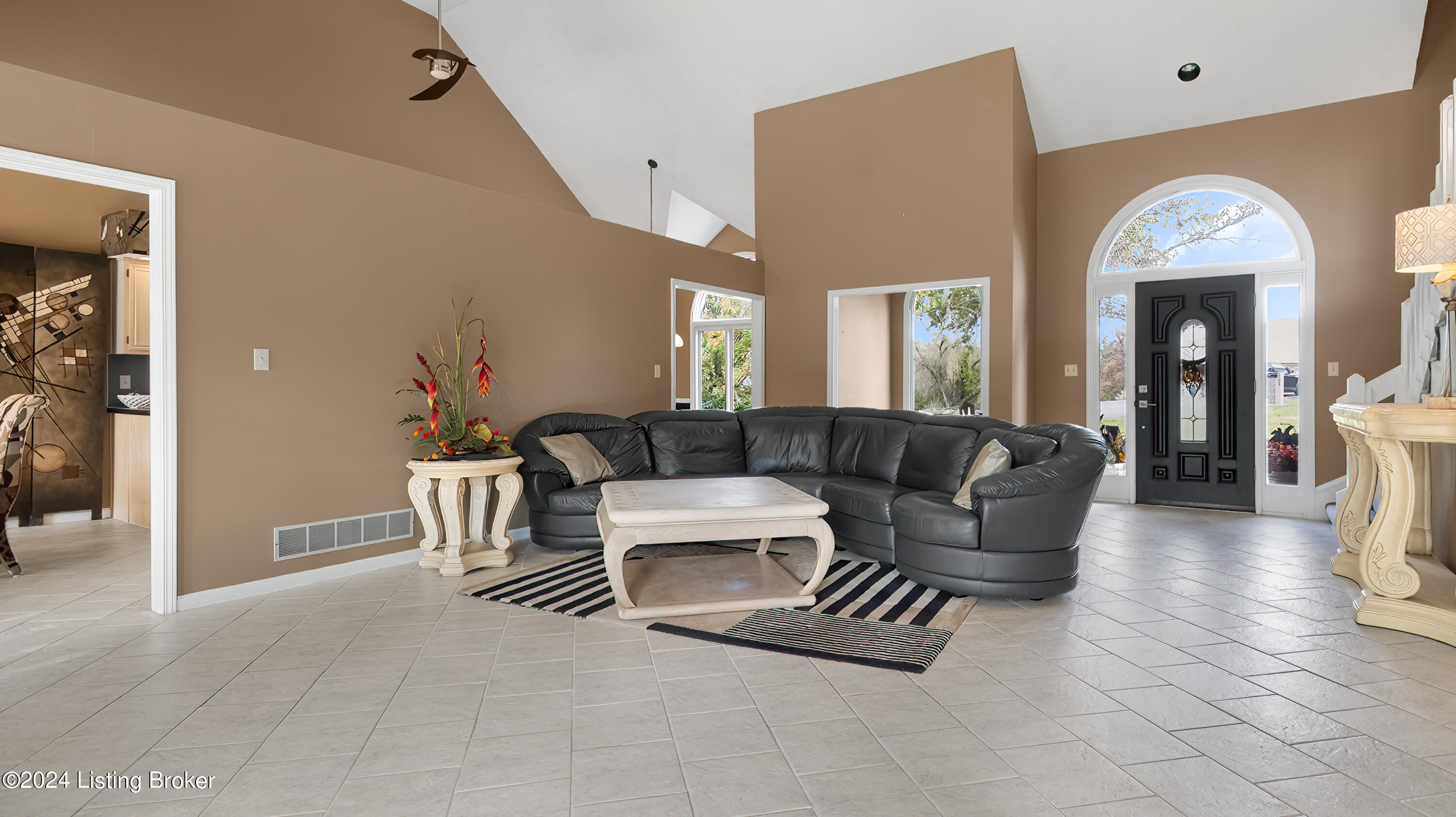 1508 Colonial Ct