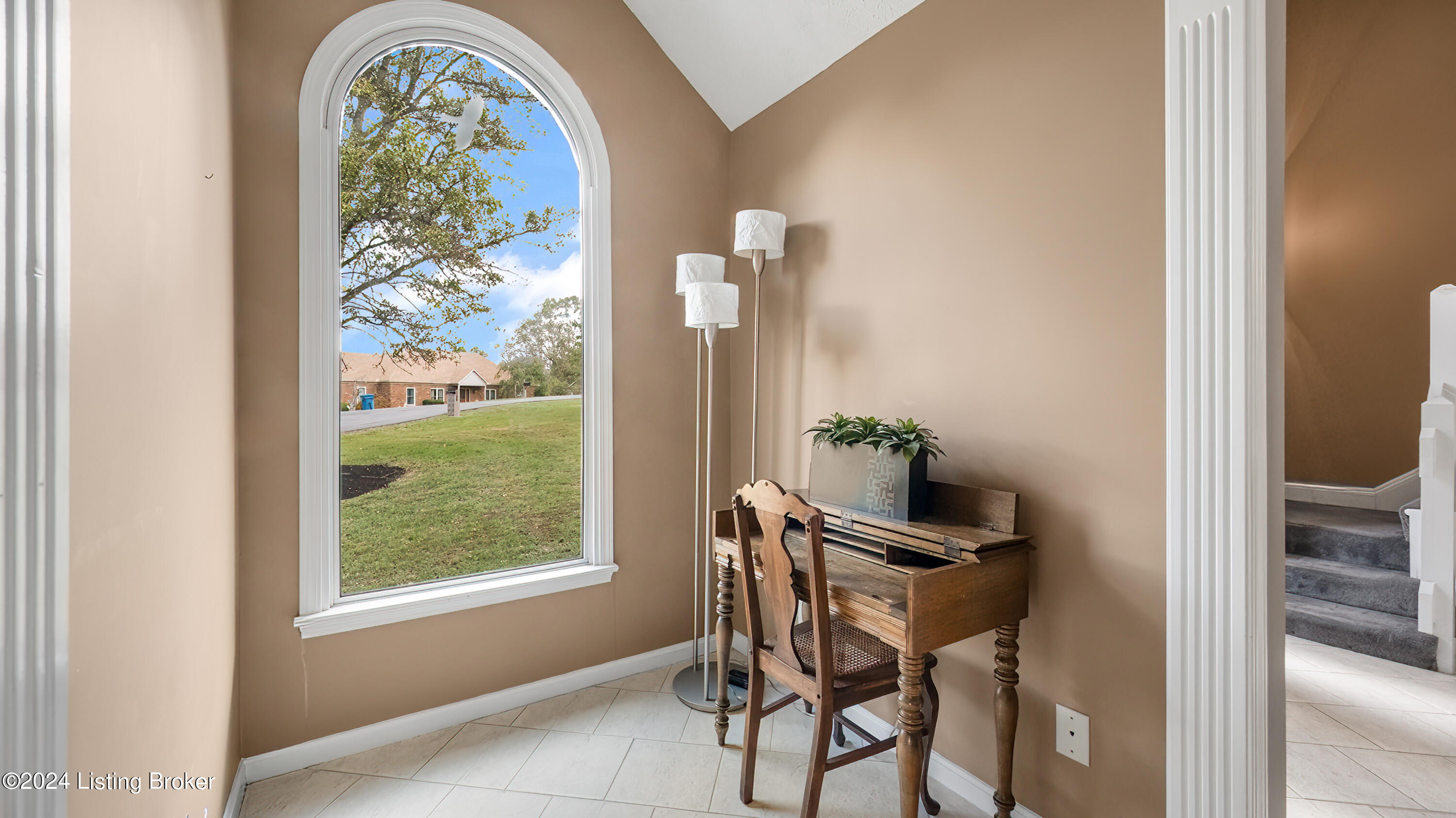1508 Colonial Ct