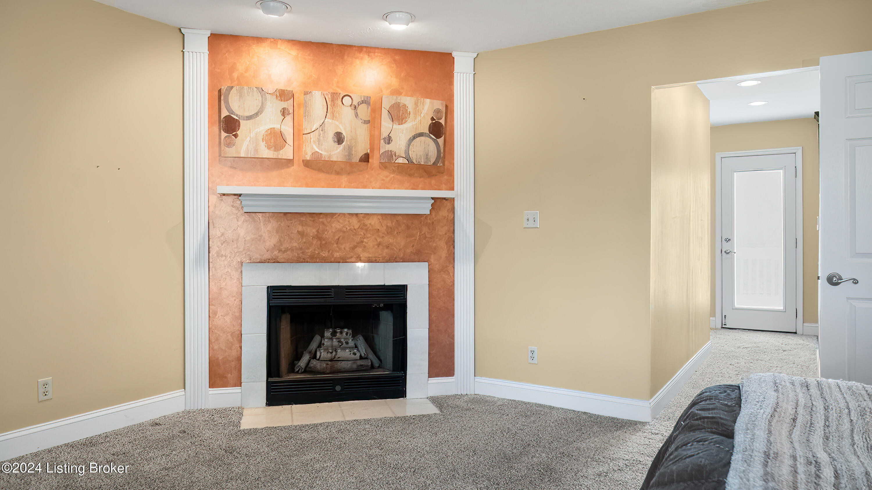 1508 Colonial Ct