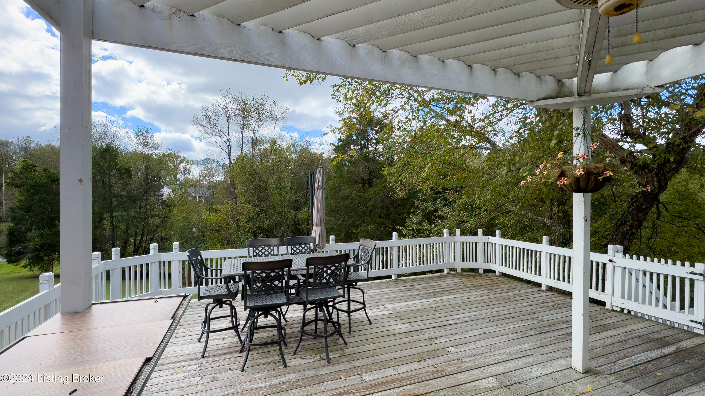 1508 Colonial Ct