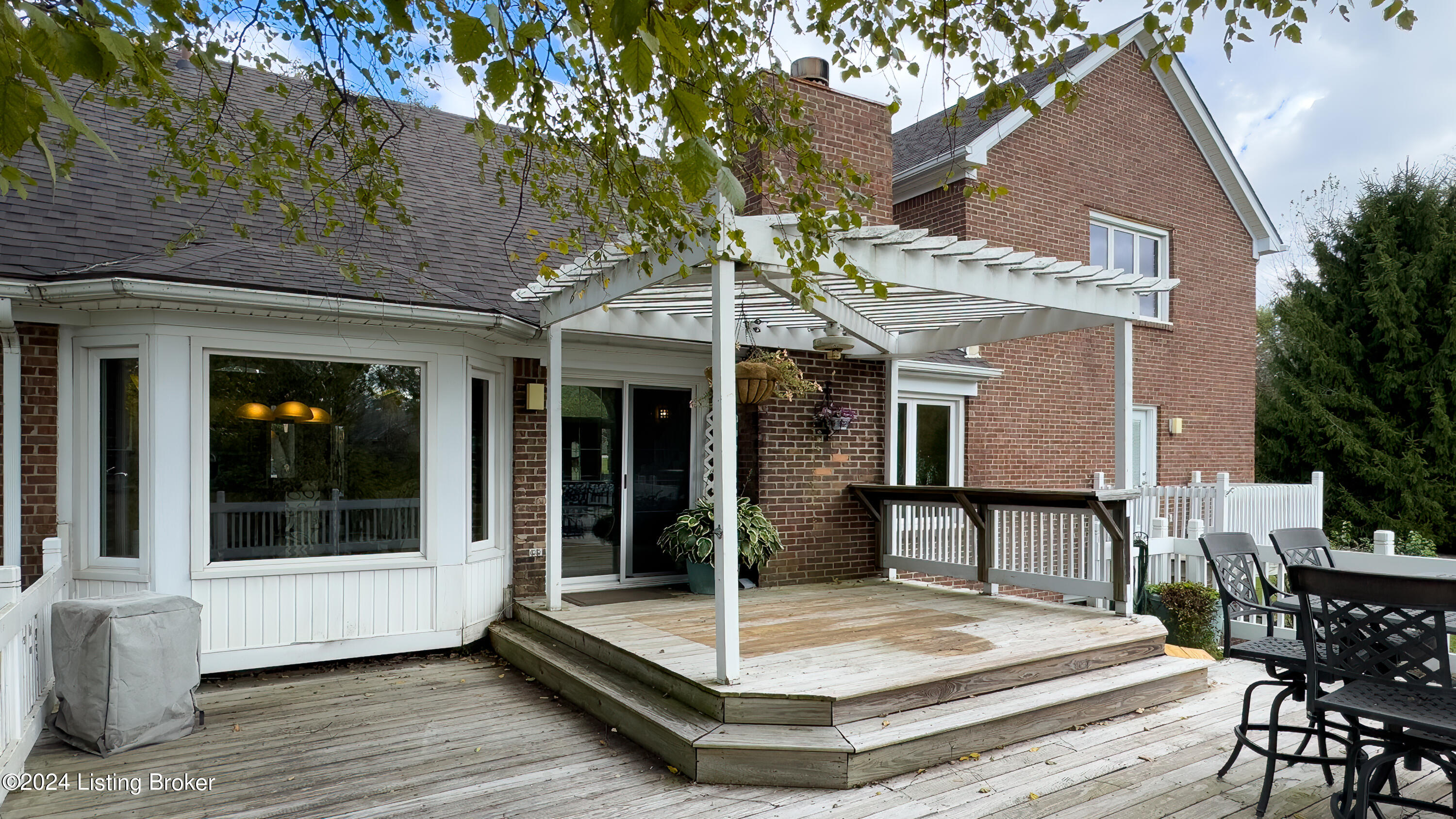 1508 Colonial Ct