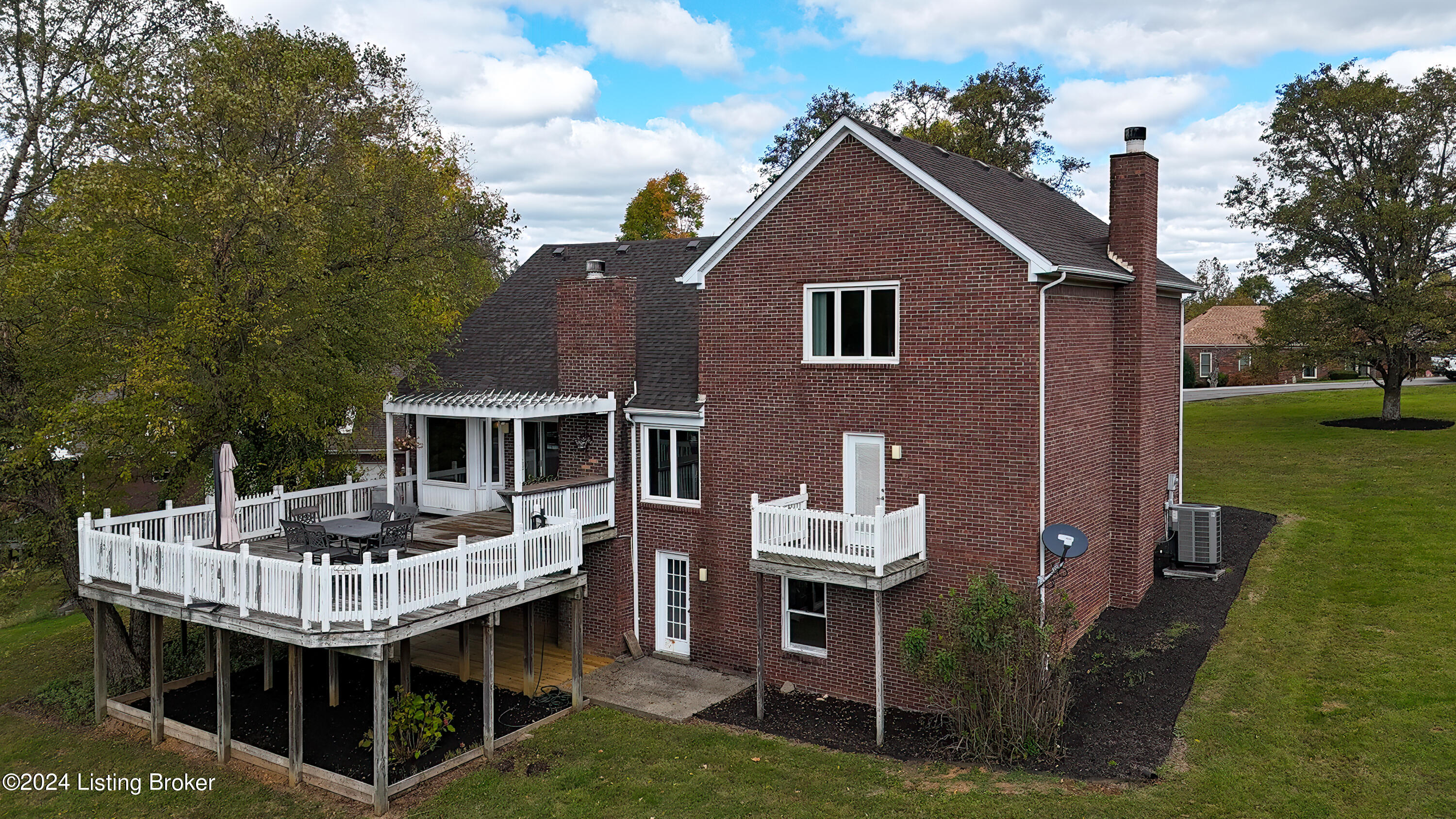 1508 Colonial Ct