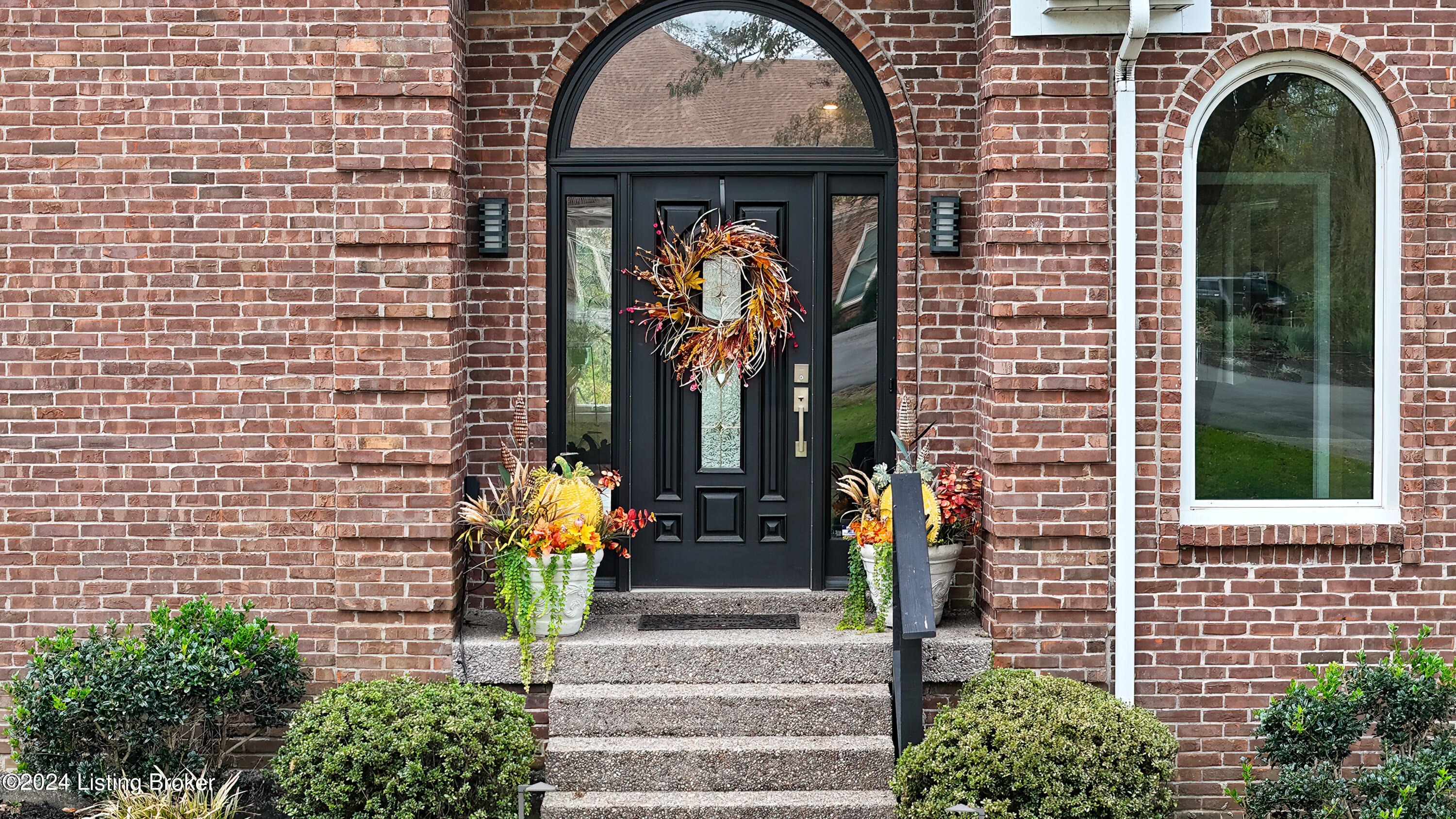 1508 Colonial Ct