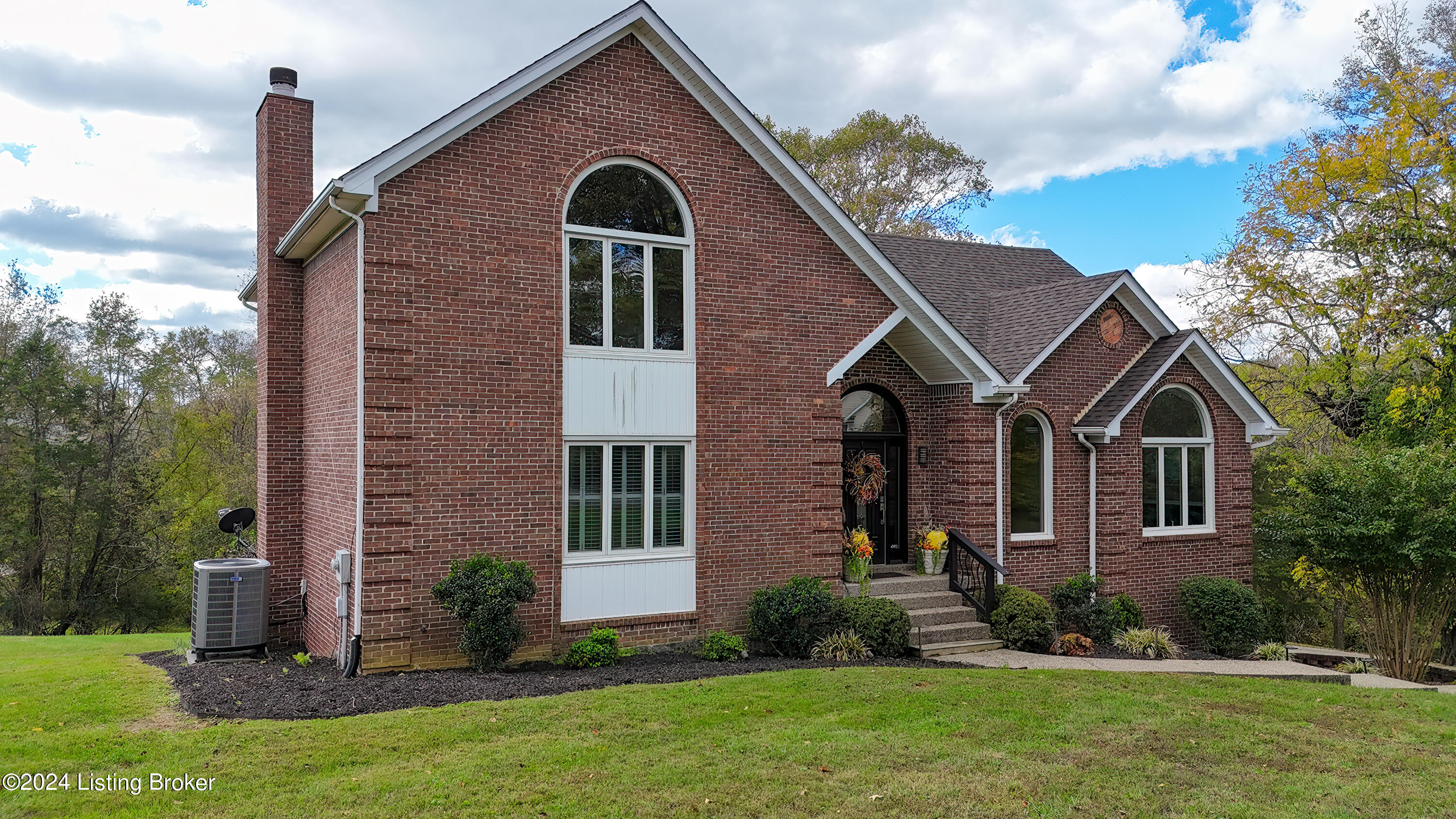1508 Colonial Ct