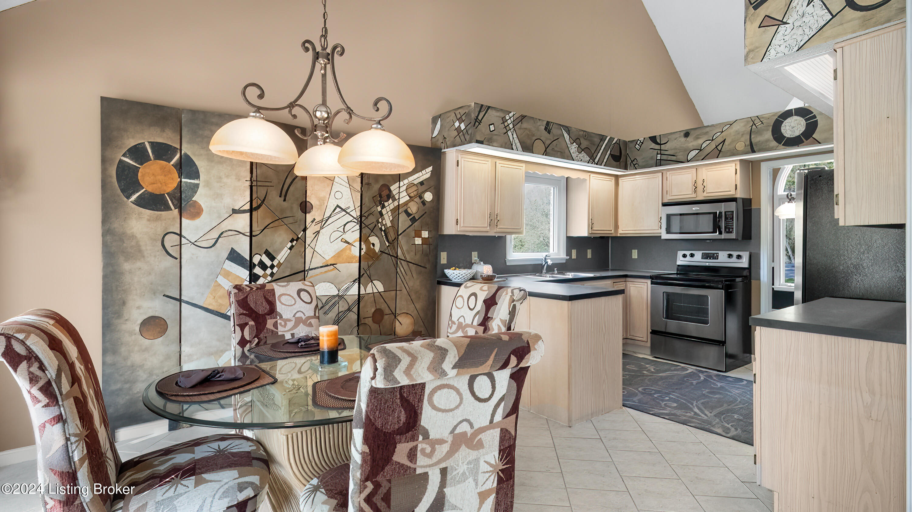 1508 Colonial Ct