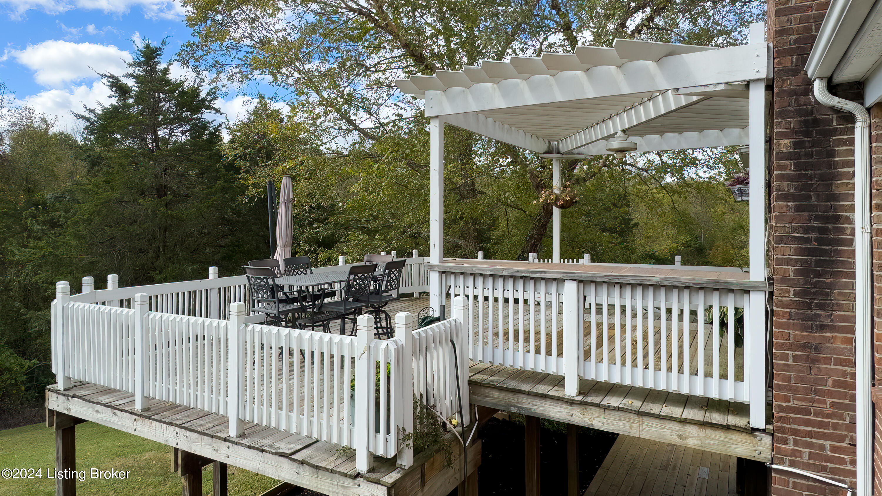 1508 Colonial Ct