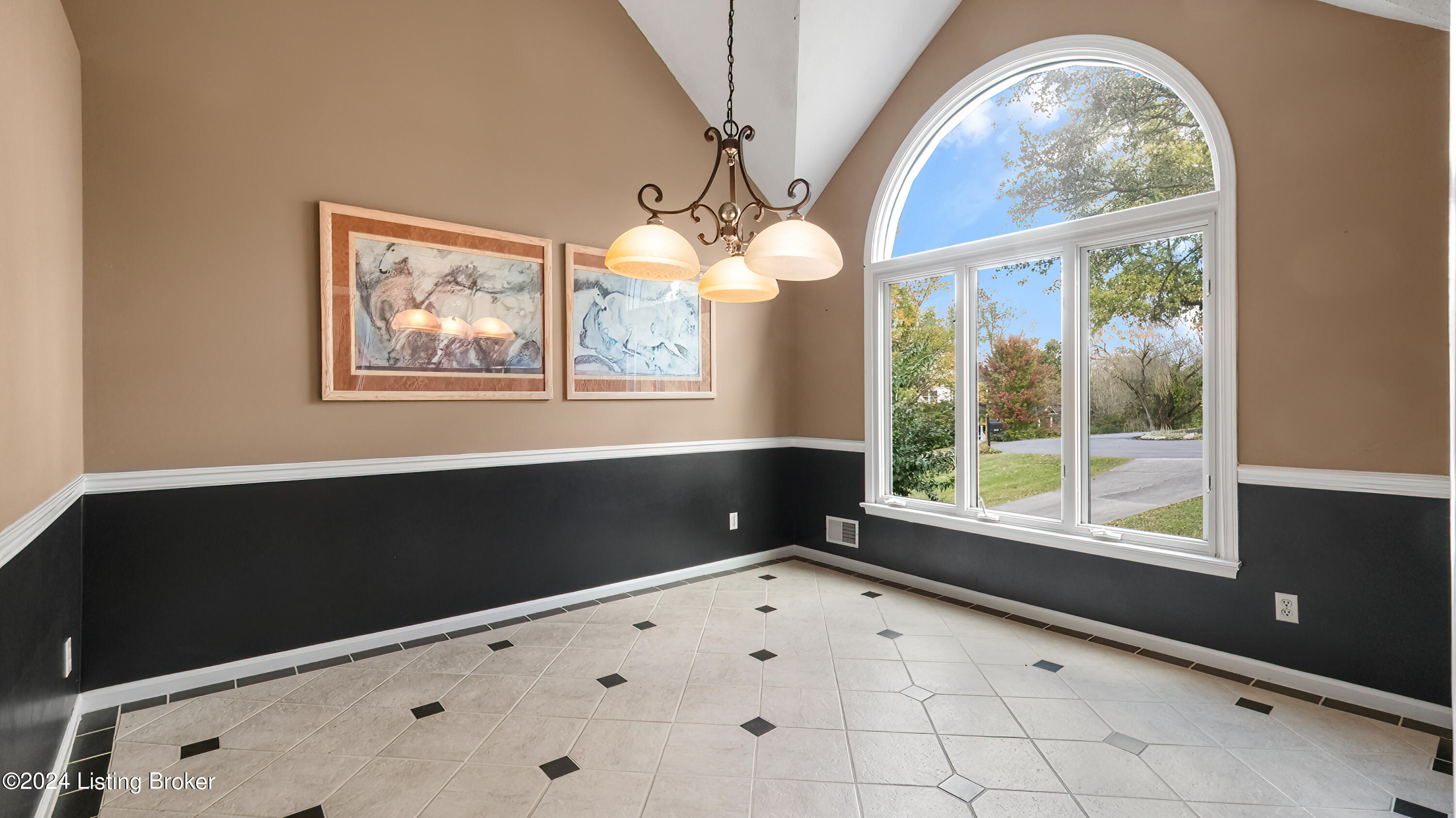 1508 Colonial Ct