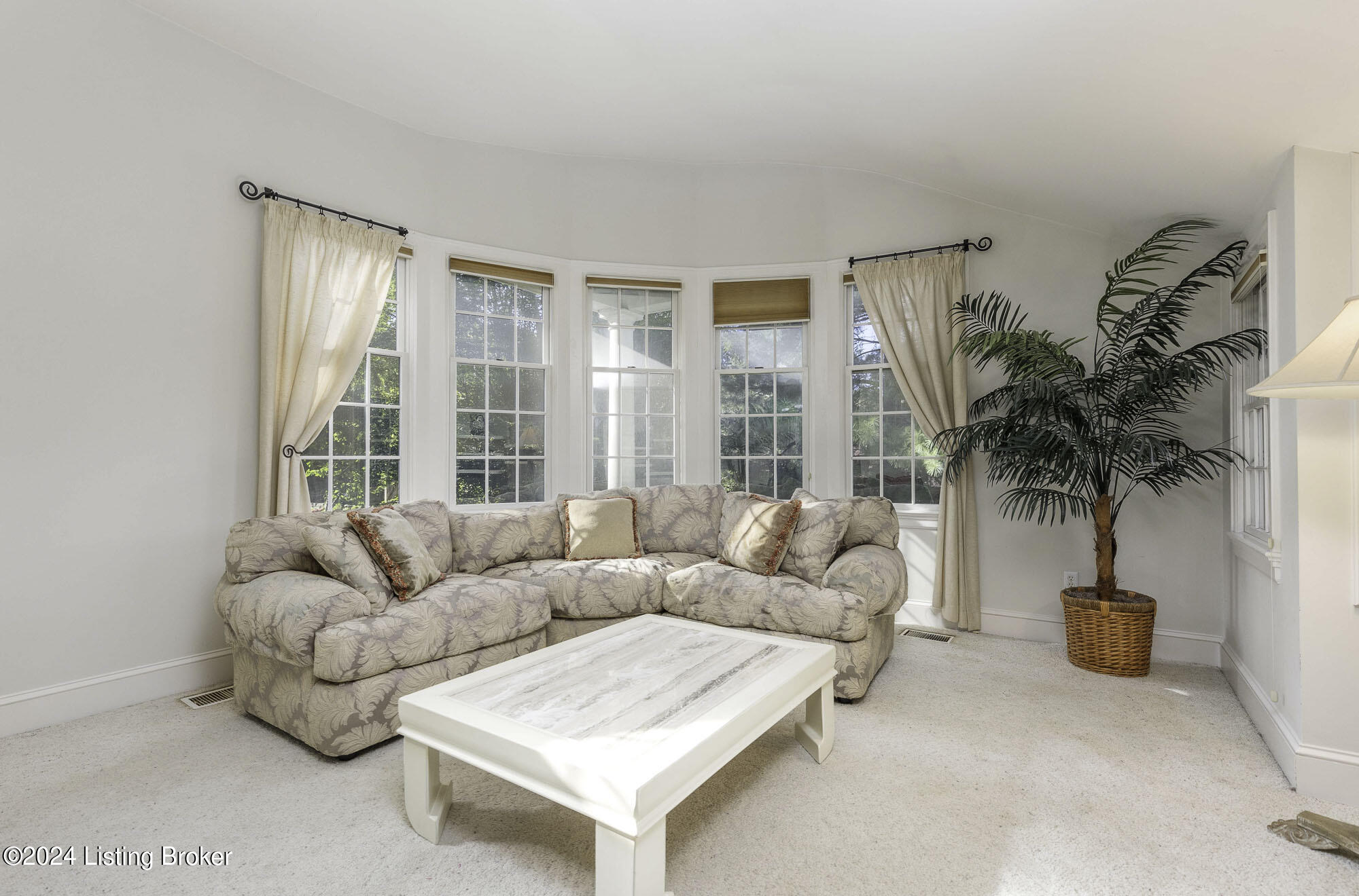 2113 Edgehill Rd