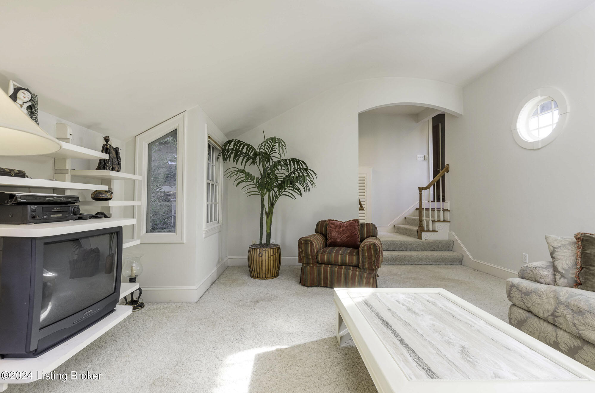 2113 Edgehill Rd