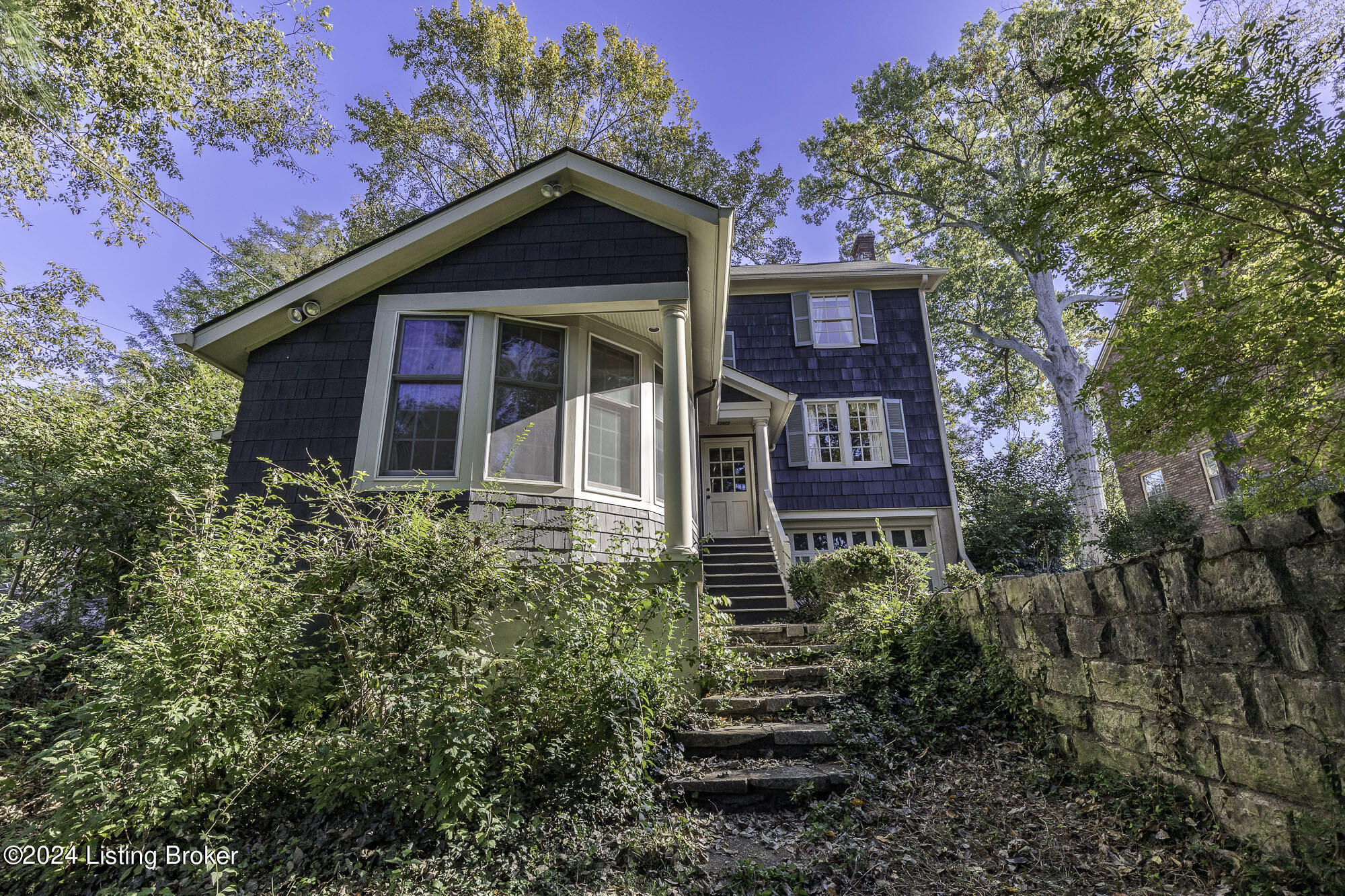 2113 Edgehill Rd