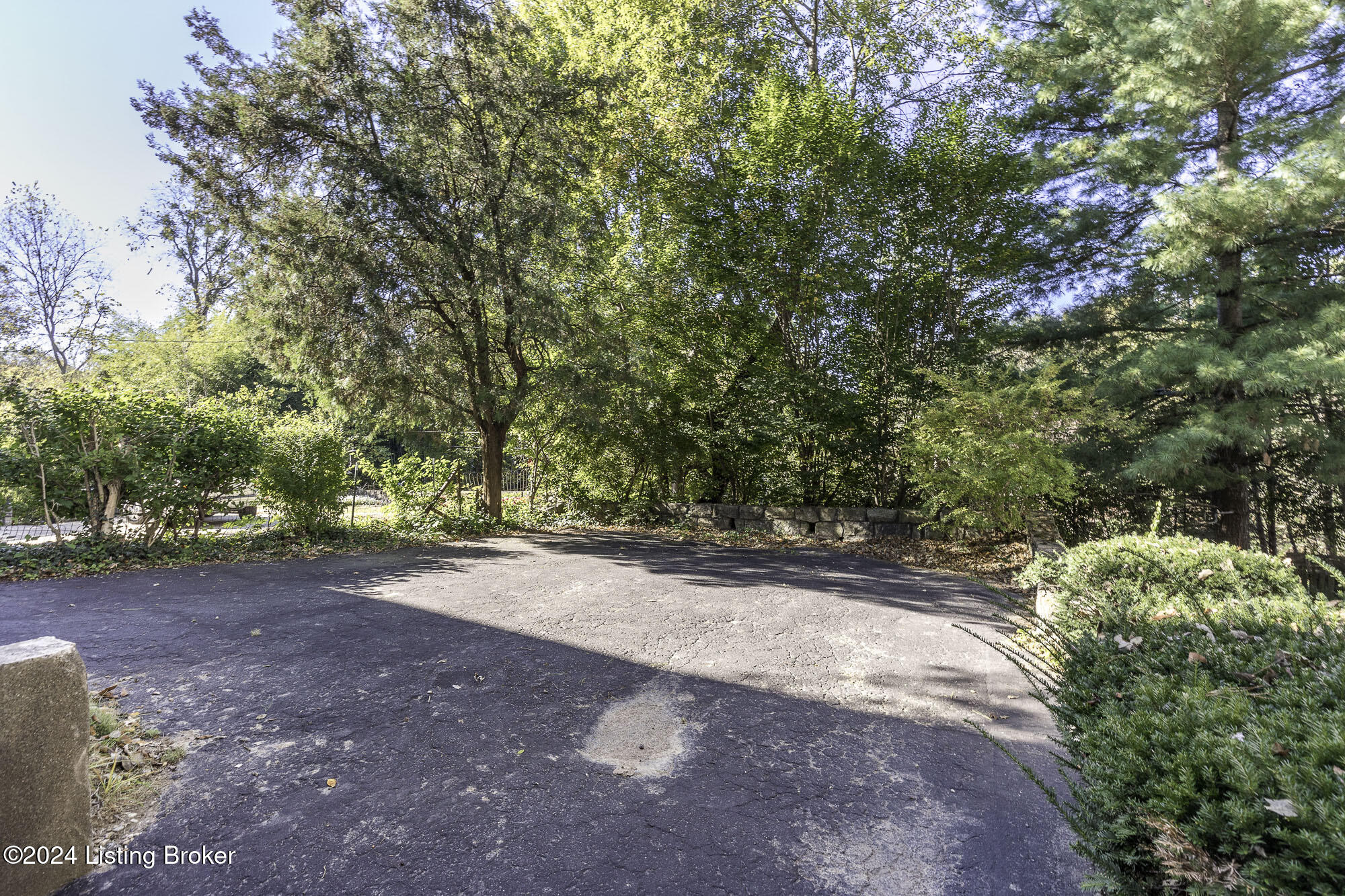 2113 Edgehill Rd