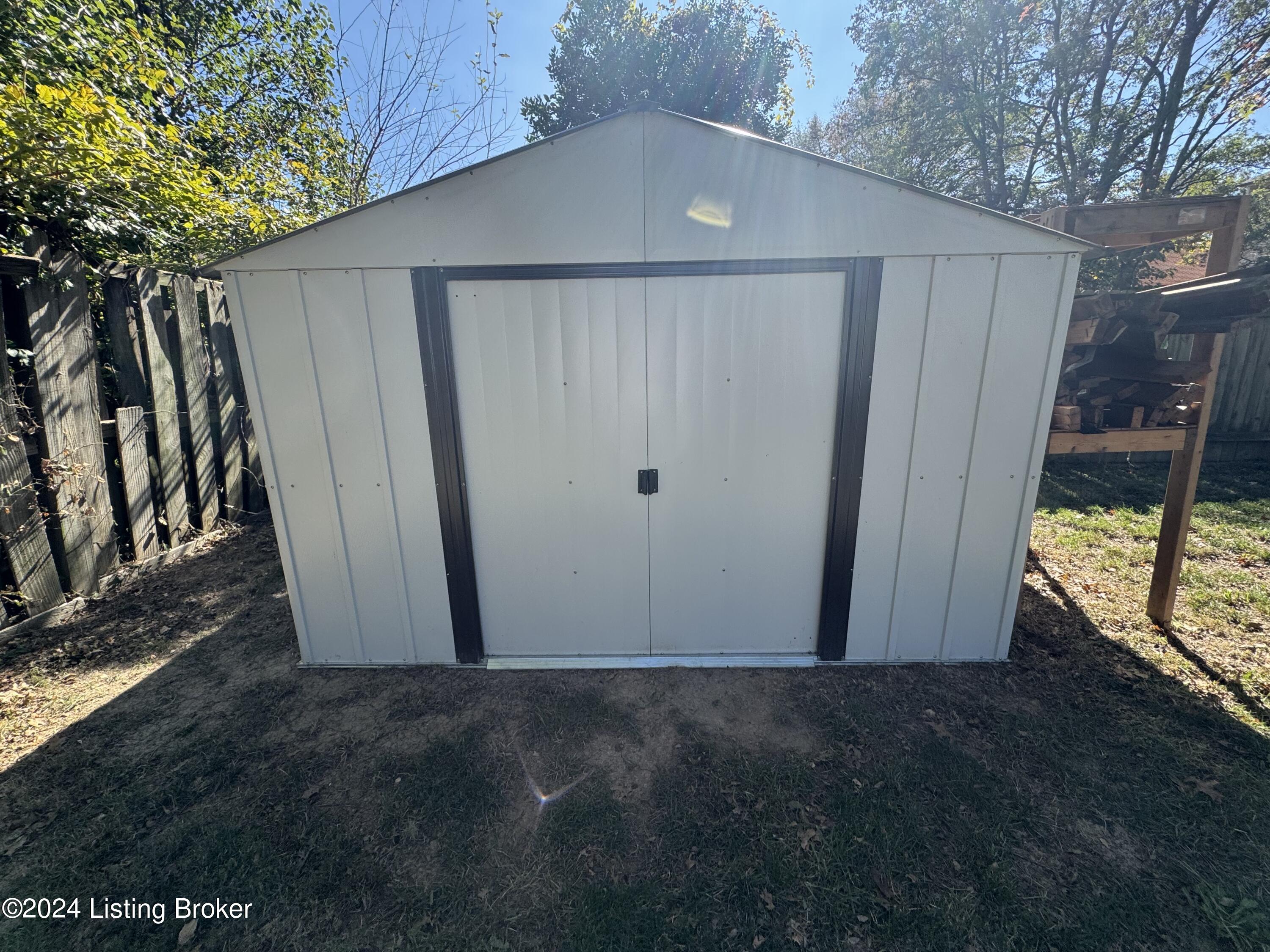 6714 Fenske Ln