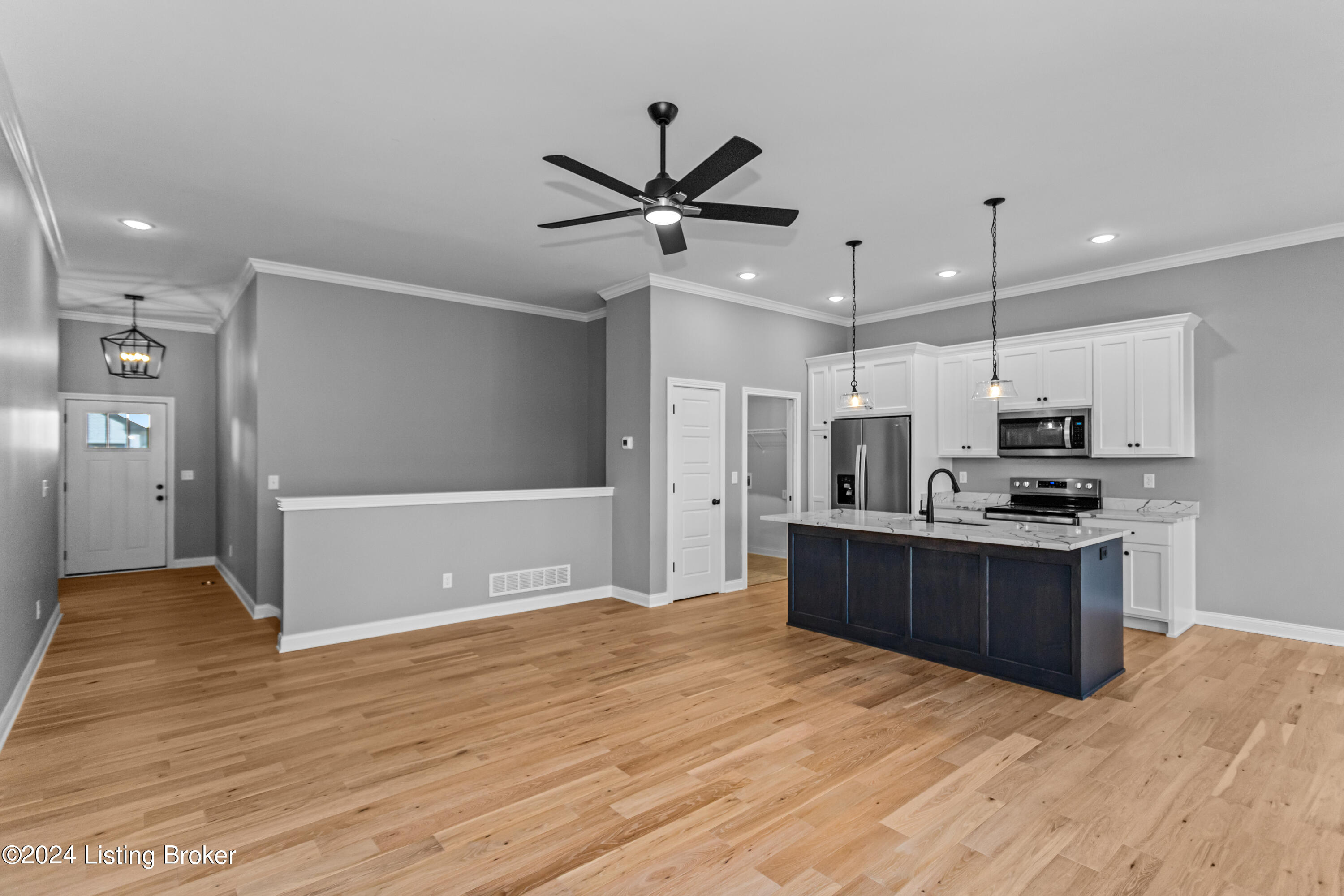 399 Williamsburg Dr